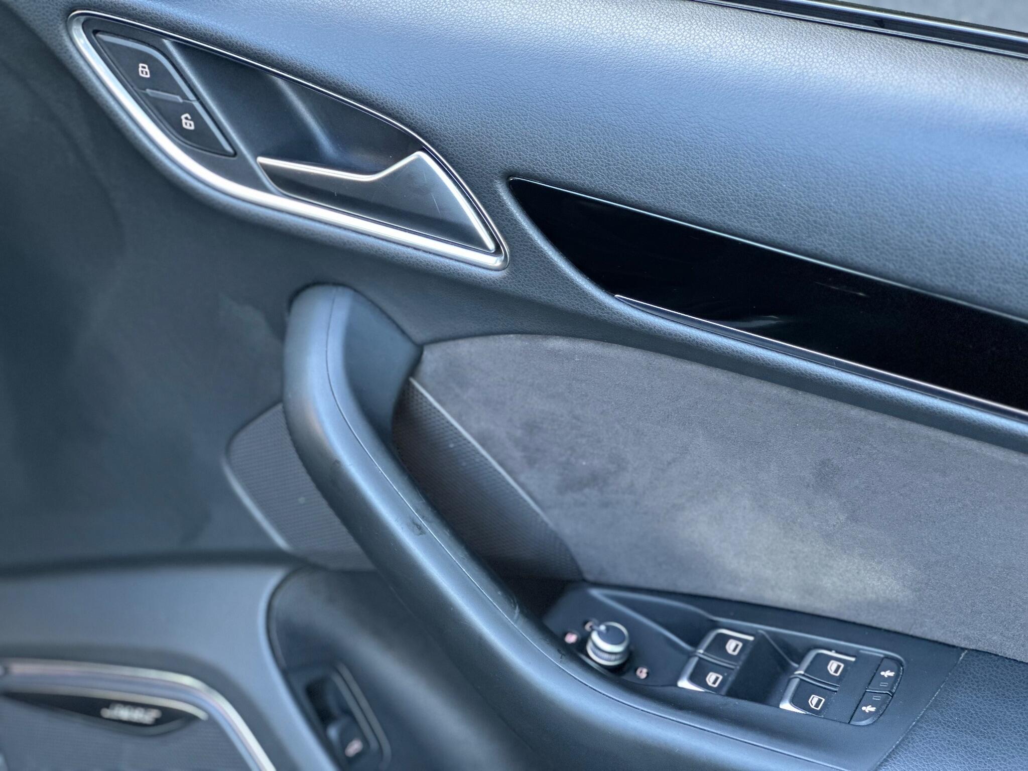 Audi Q3 view 22