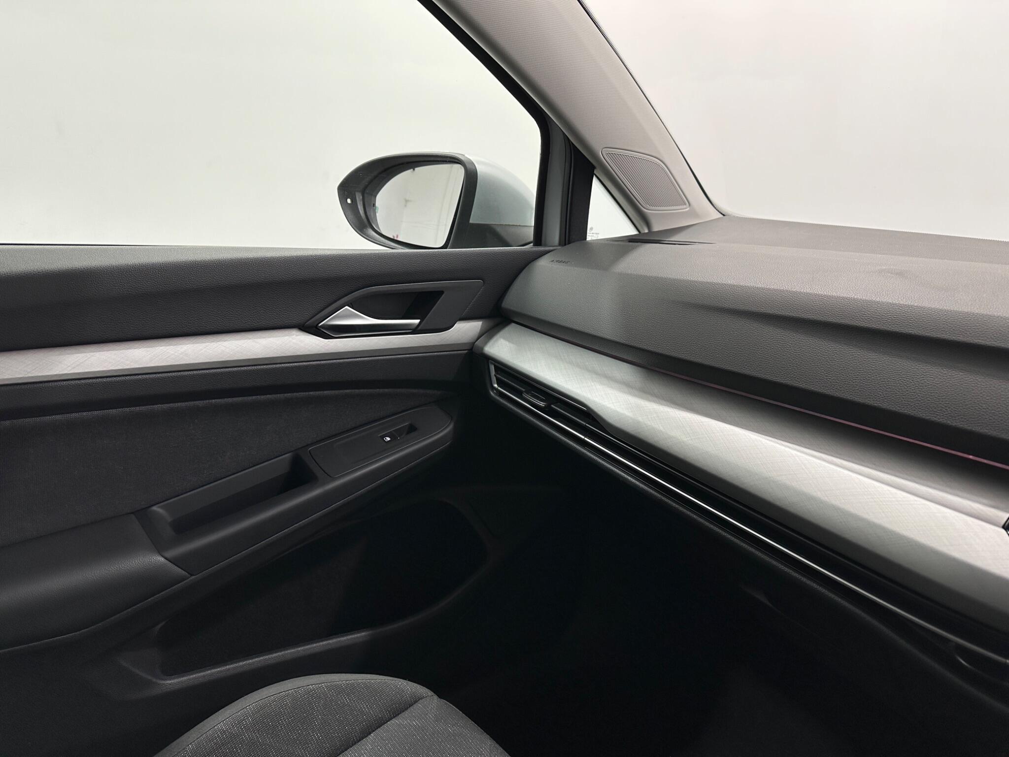 Volkswagen Golf view 27