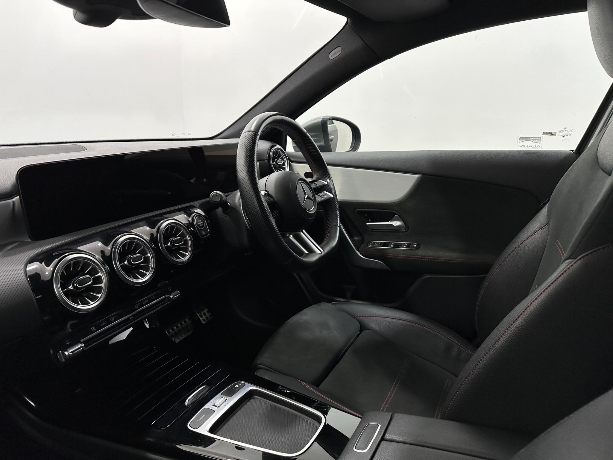 Mercedes-Benz A-Class view 31