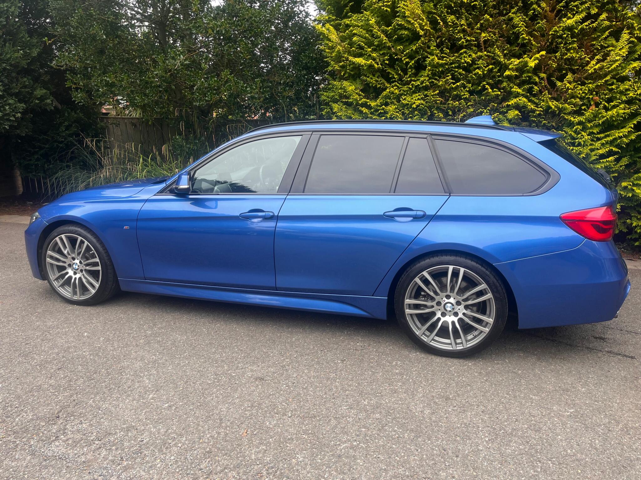 BMW 3 Series view 9