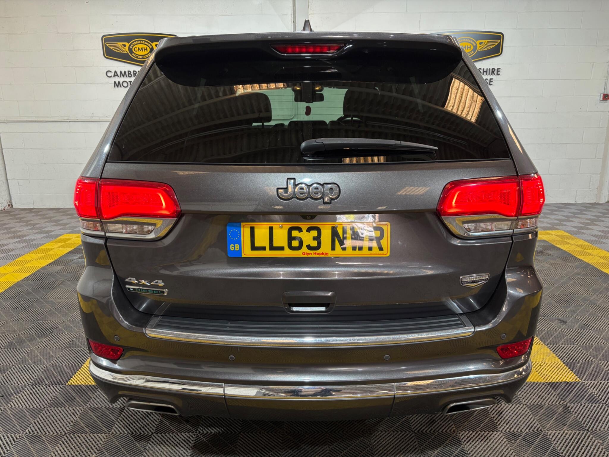 Jeep Grand Cherokee view 83