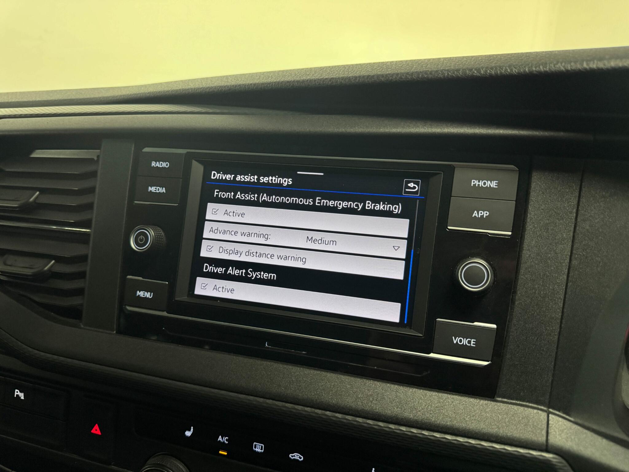 Volkswagen Transporter view 48