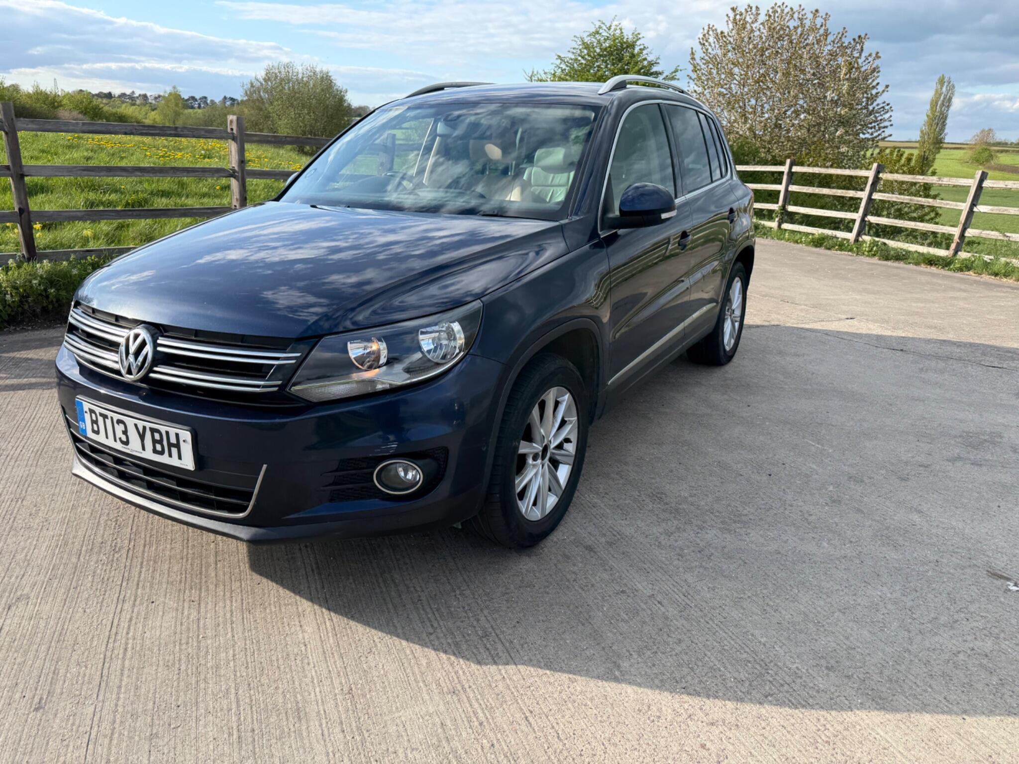 Volkswagen Tiguan 2.0 TDI BlueMotion Tech SE 4WD Euro 5 (s/s) 5dr — photo 12 of 100