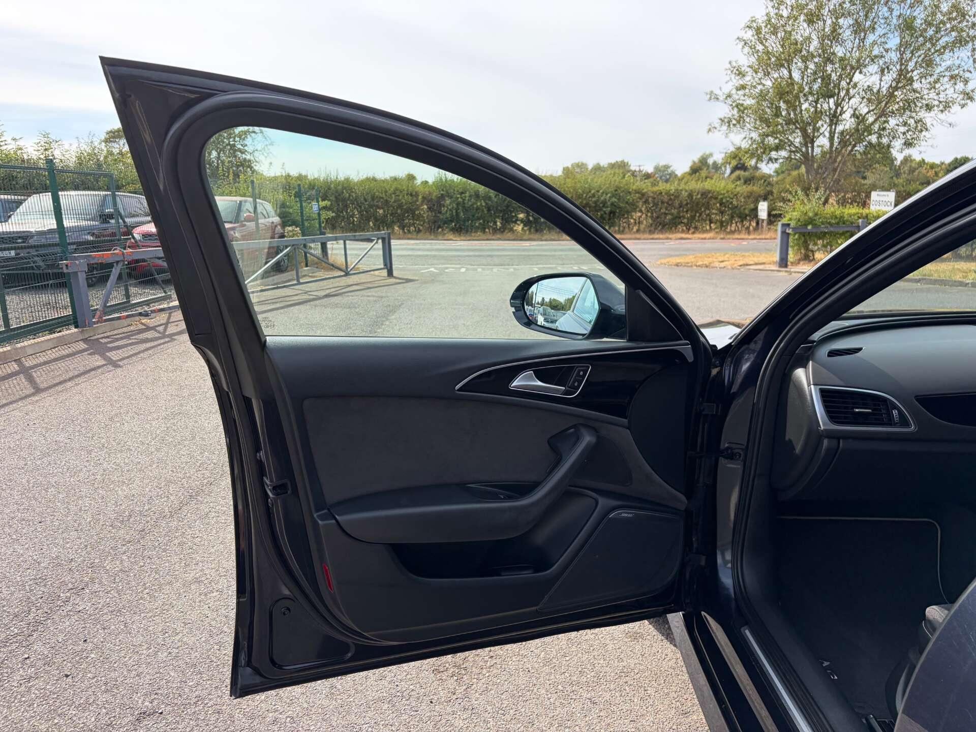 Audi A6 view 14