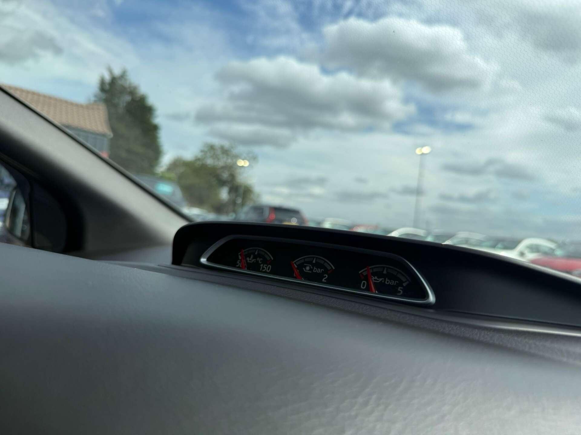 Ford Focus view 31