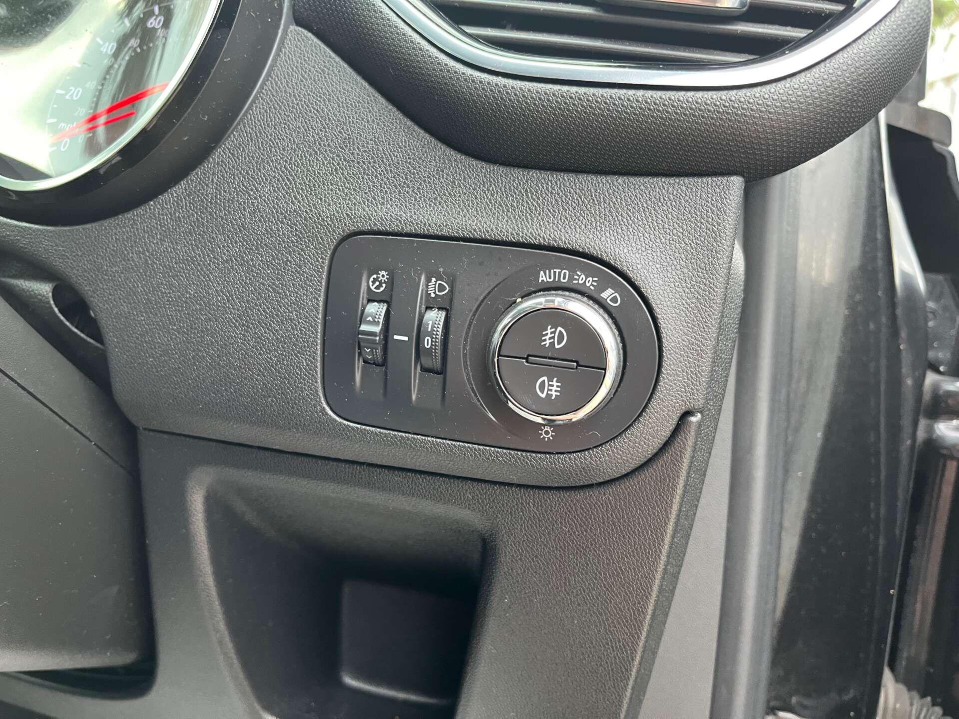 Vauxhall Crossland X view 46