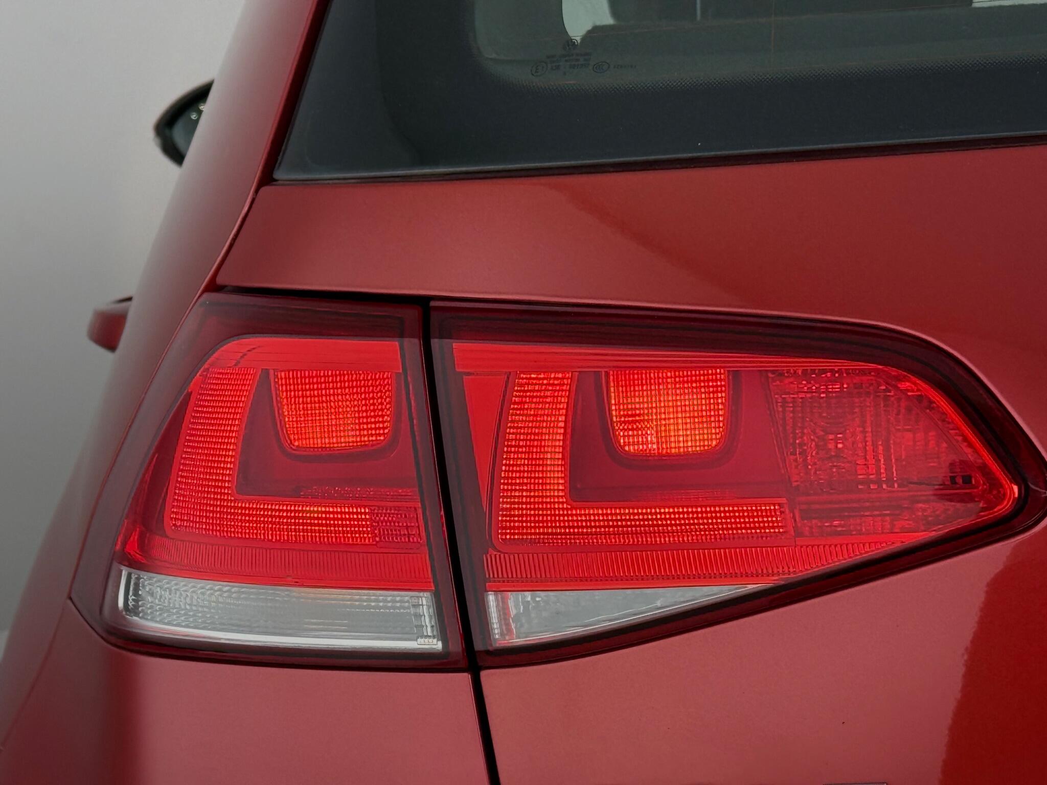 Volkswagen Golf view 8