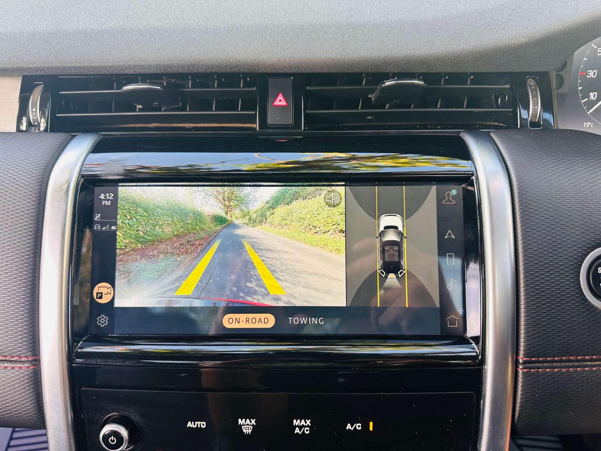 Land Rover Discovery Sport view 15