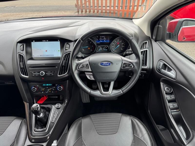 Ford Focus view 10