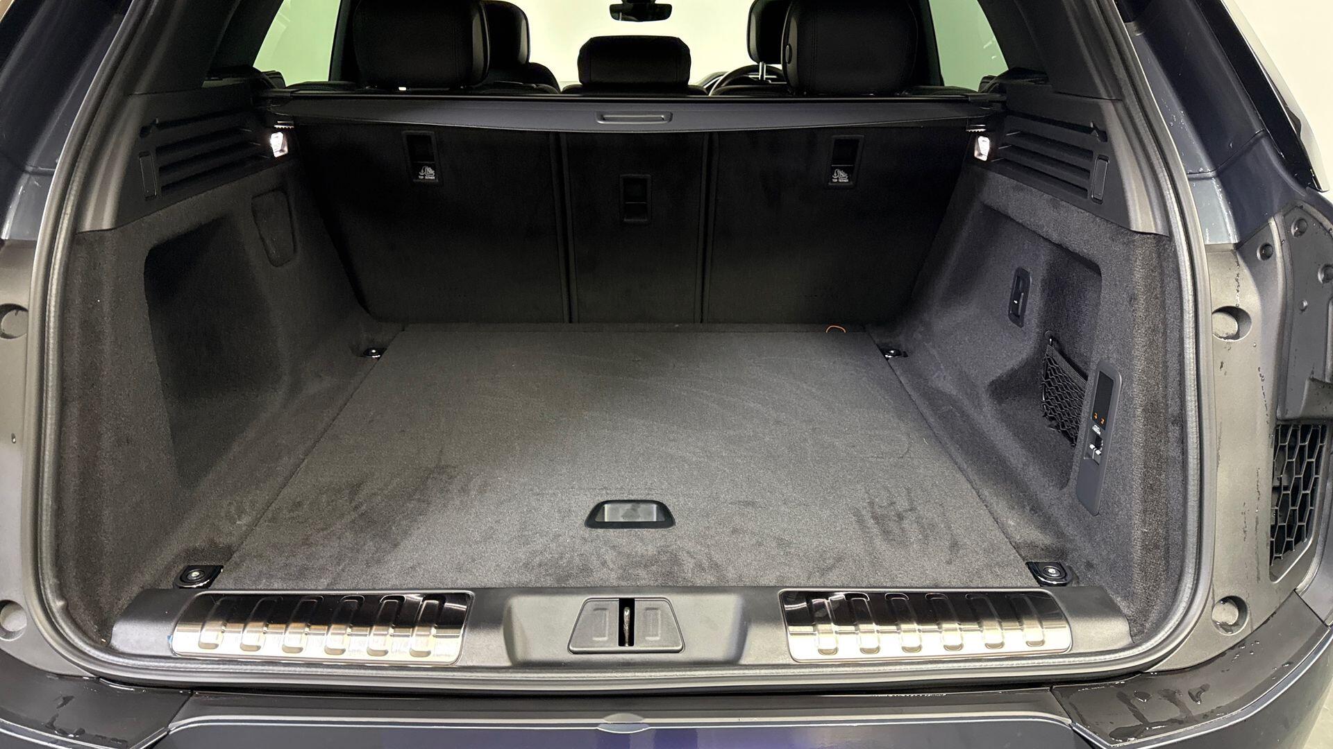 Land Rover Range Rover Sport view 10