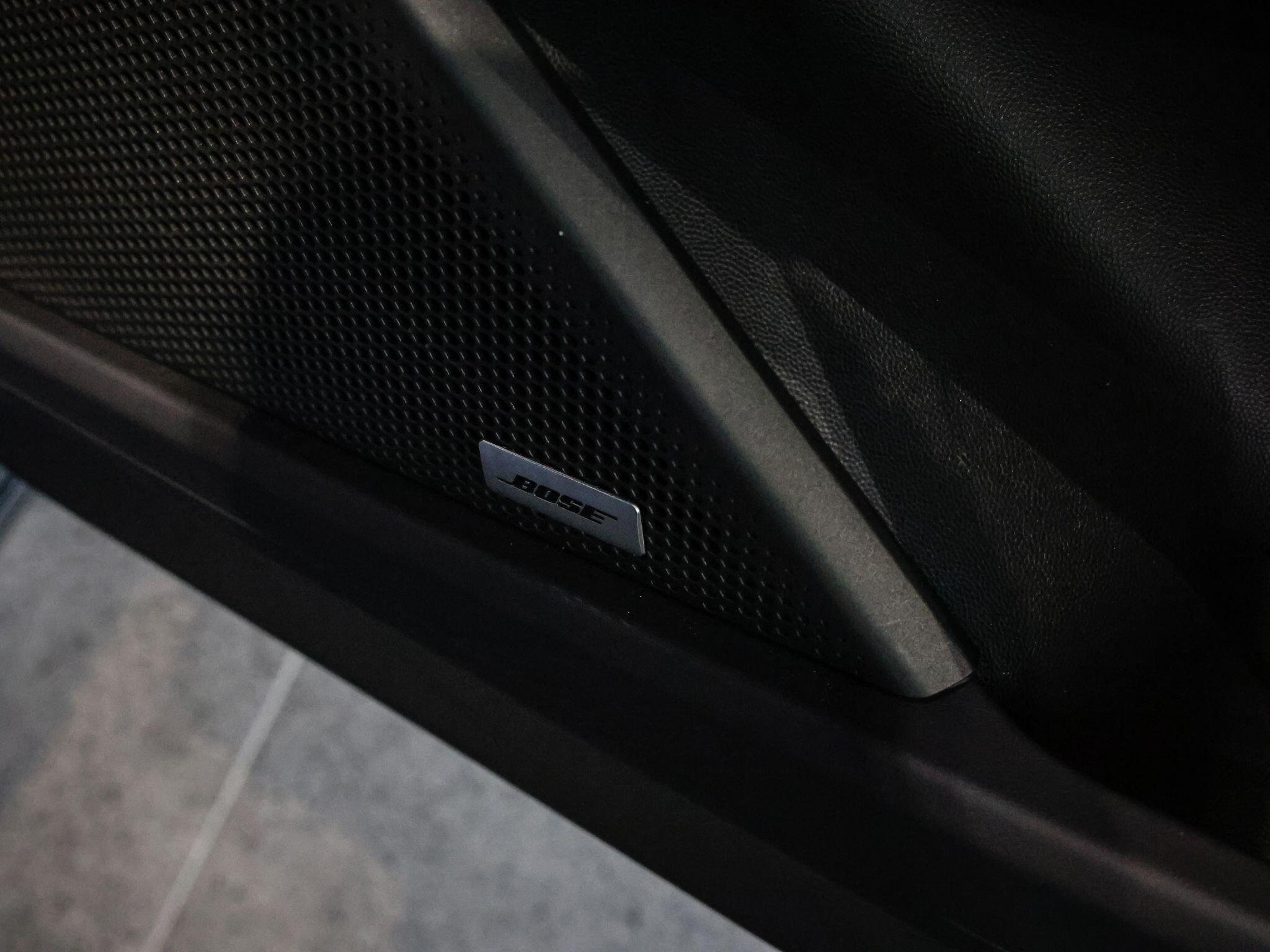 Porsche Cayenne view 30