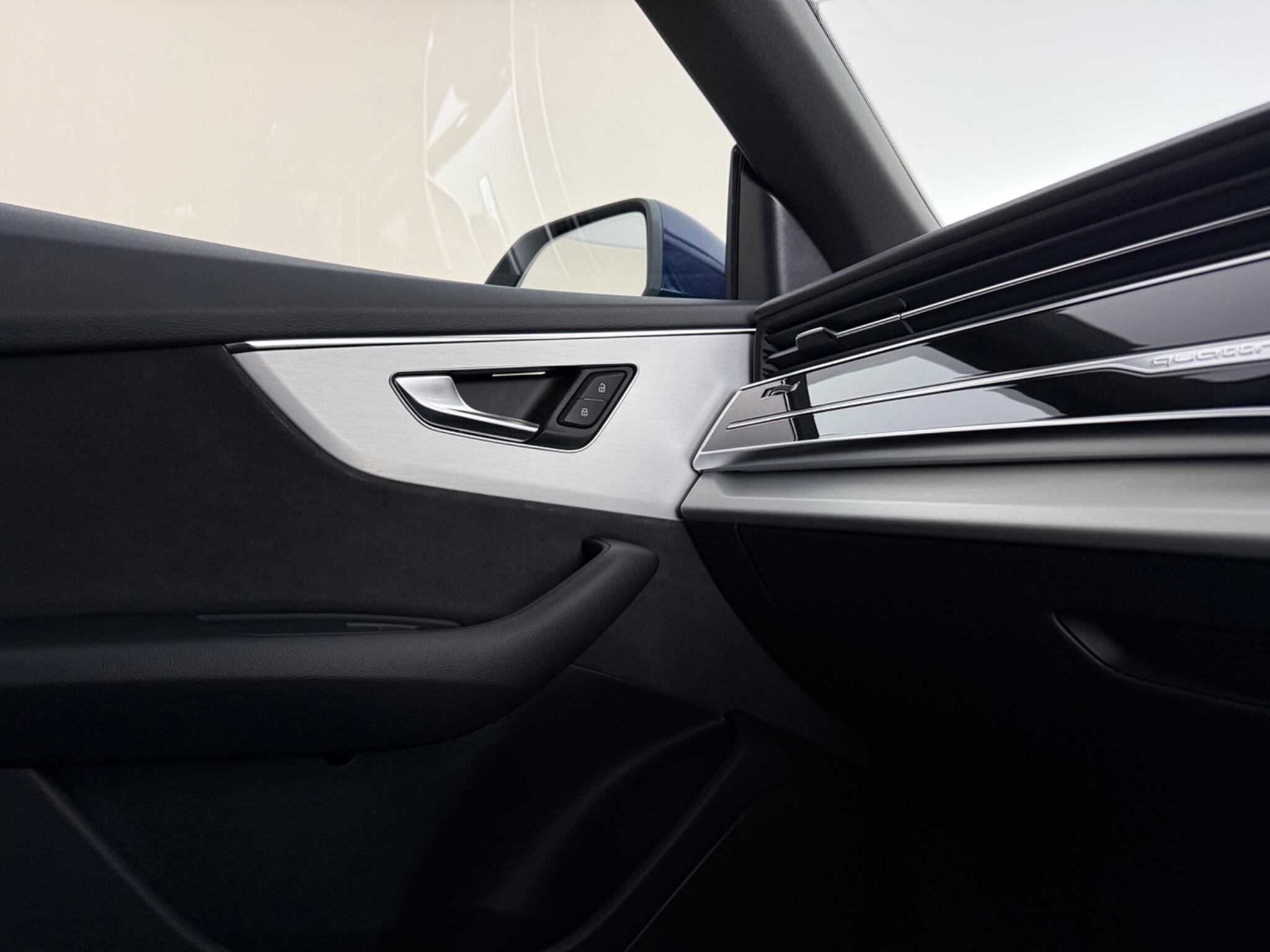 Audi Q8 view 21