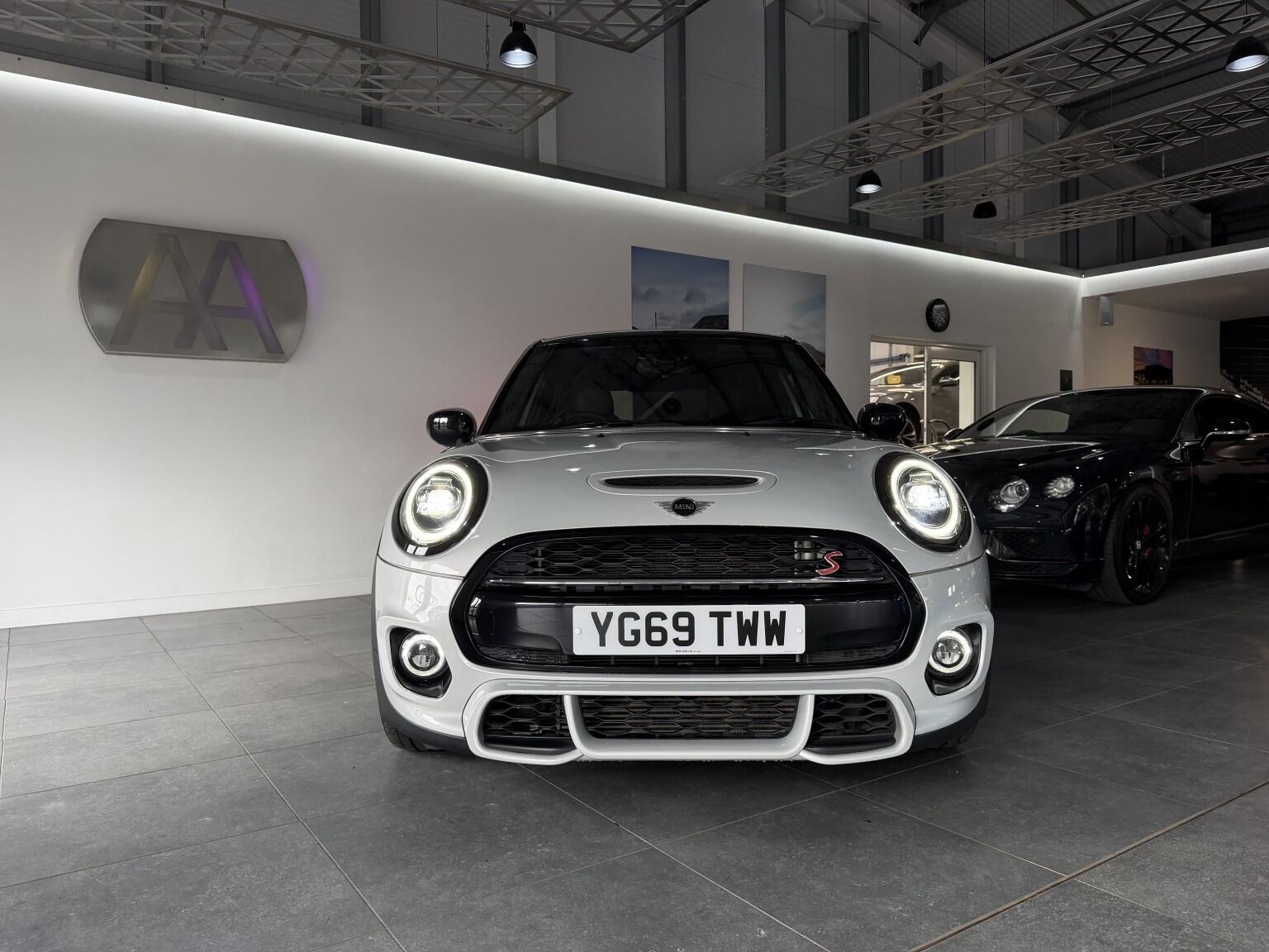 Mini Cooper view 14