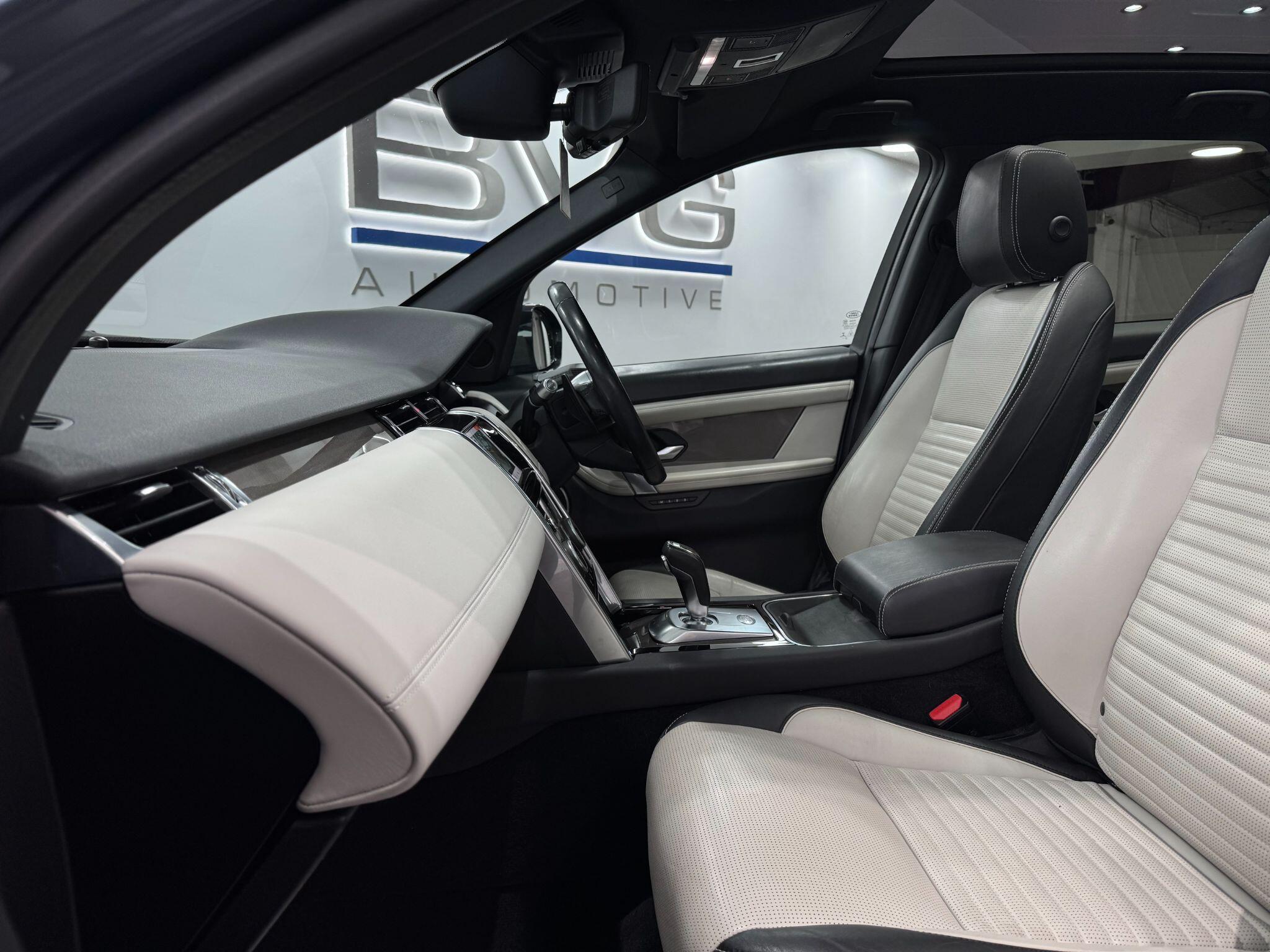 Land Rover Discovery Sport view 44