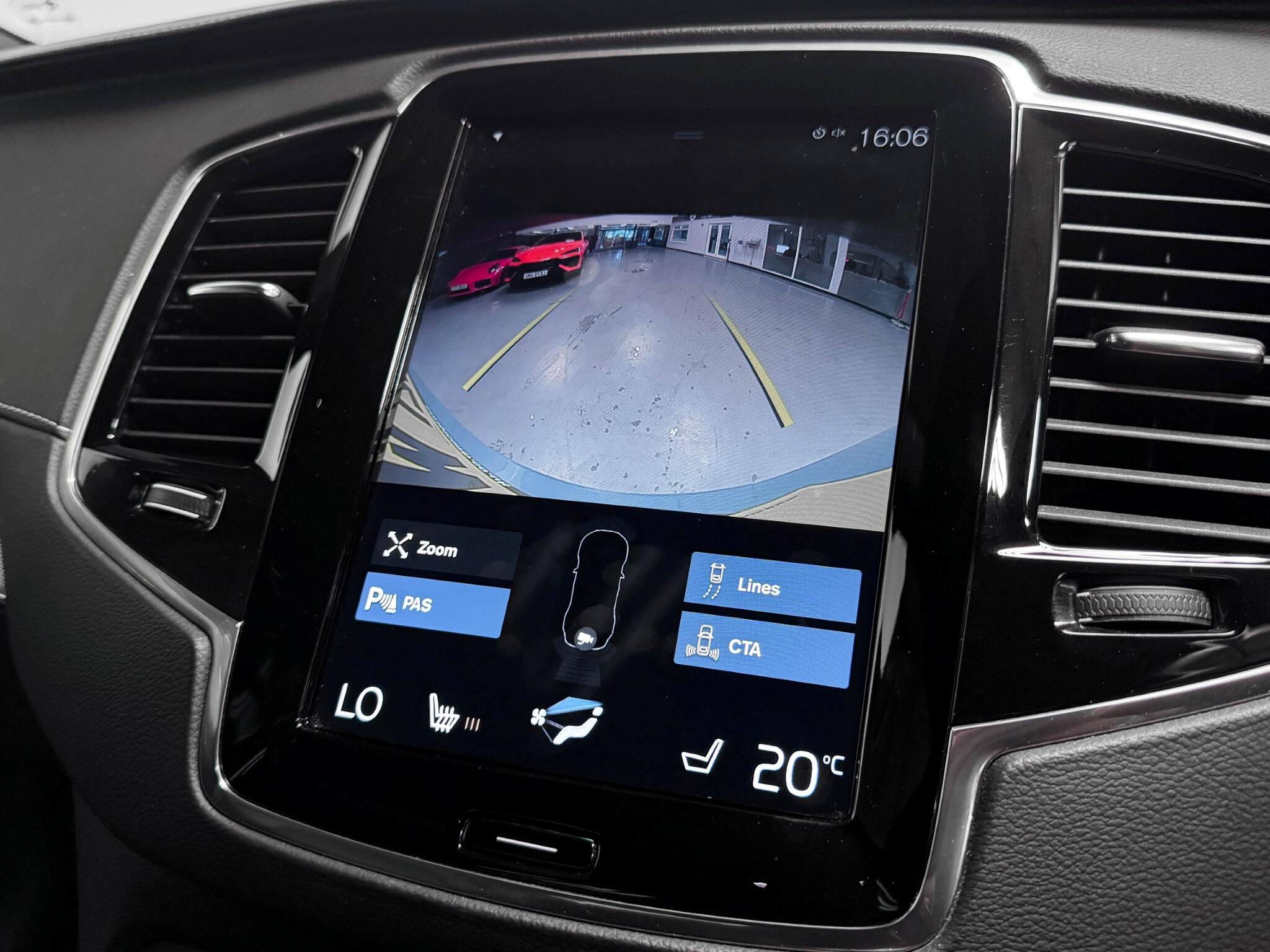 Volvo XC90 view 44