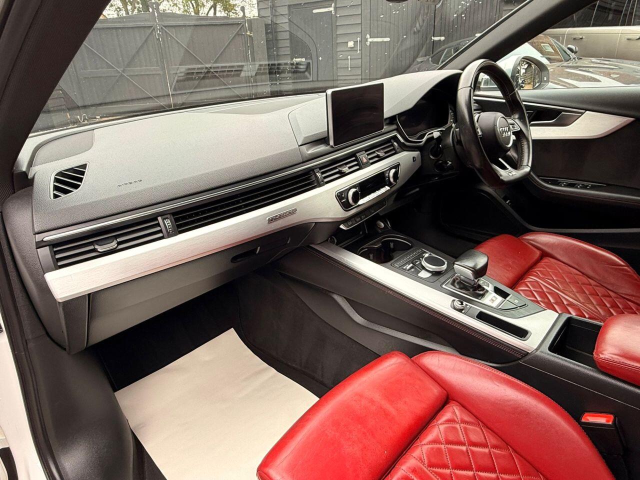 Audi S4 view 12