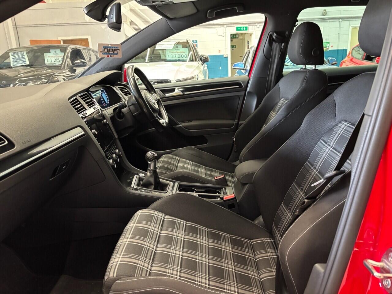 Volkswagen Golf view 23