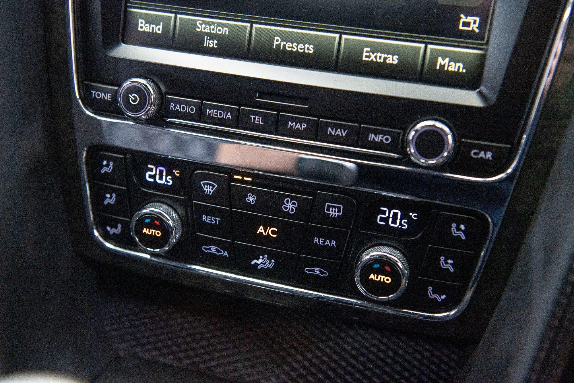 Bentley Flying Spur view 26