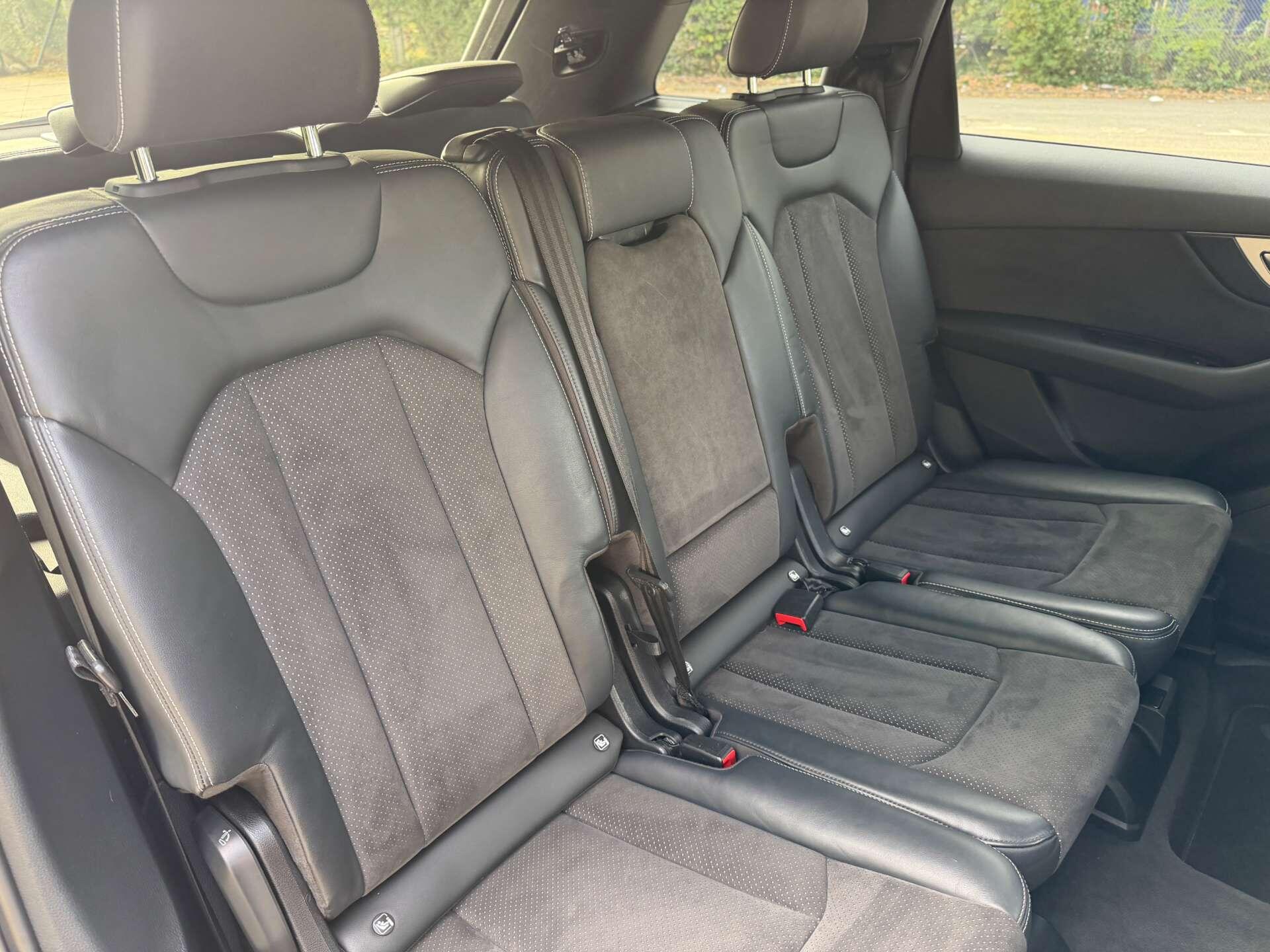 Audi Q7 view 27