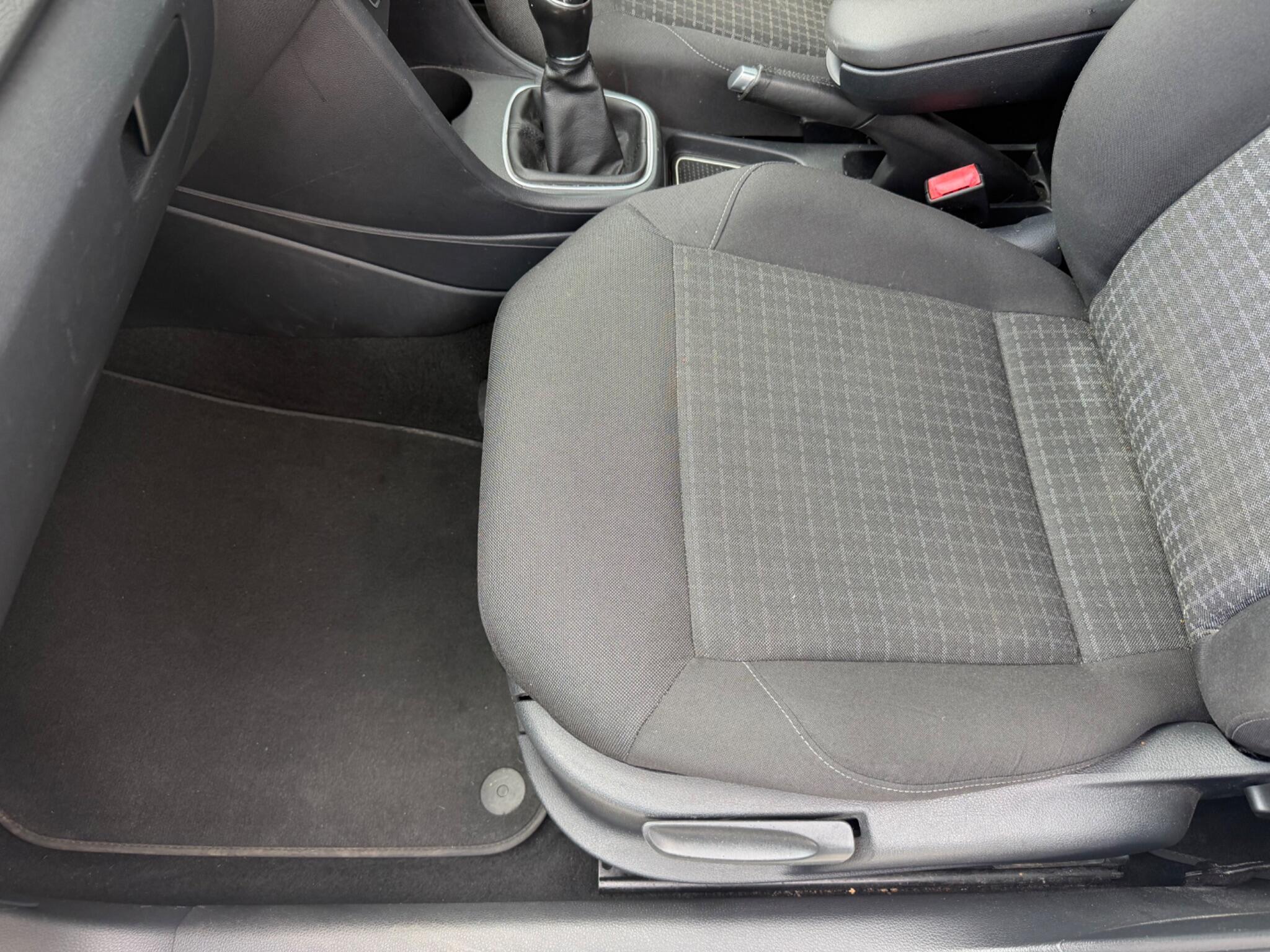 Volkswagen Polo view 18
