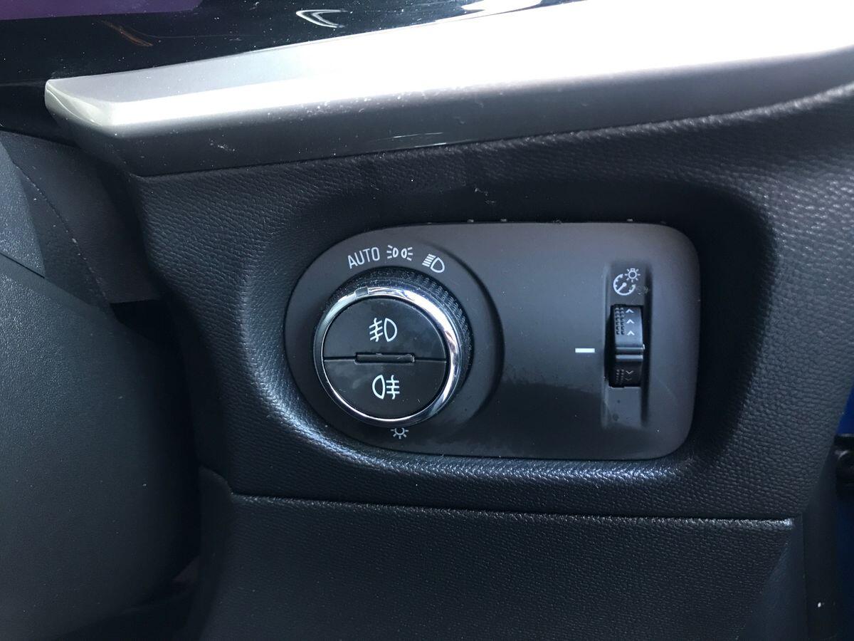 Vauxhall Mokka view 25
