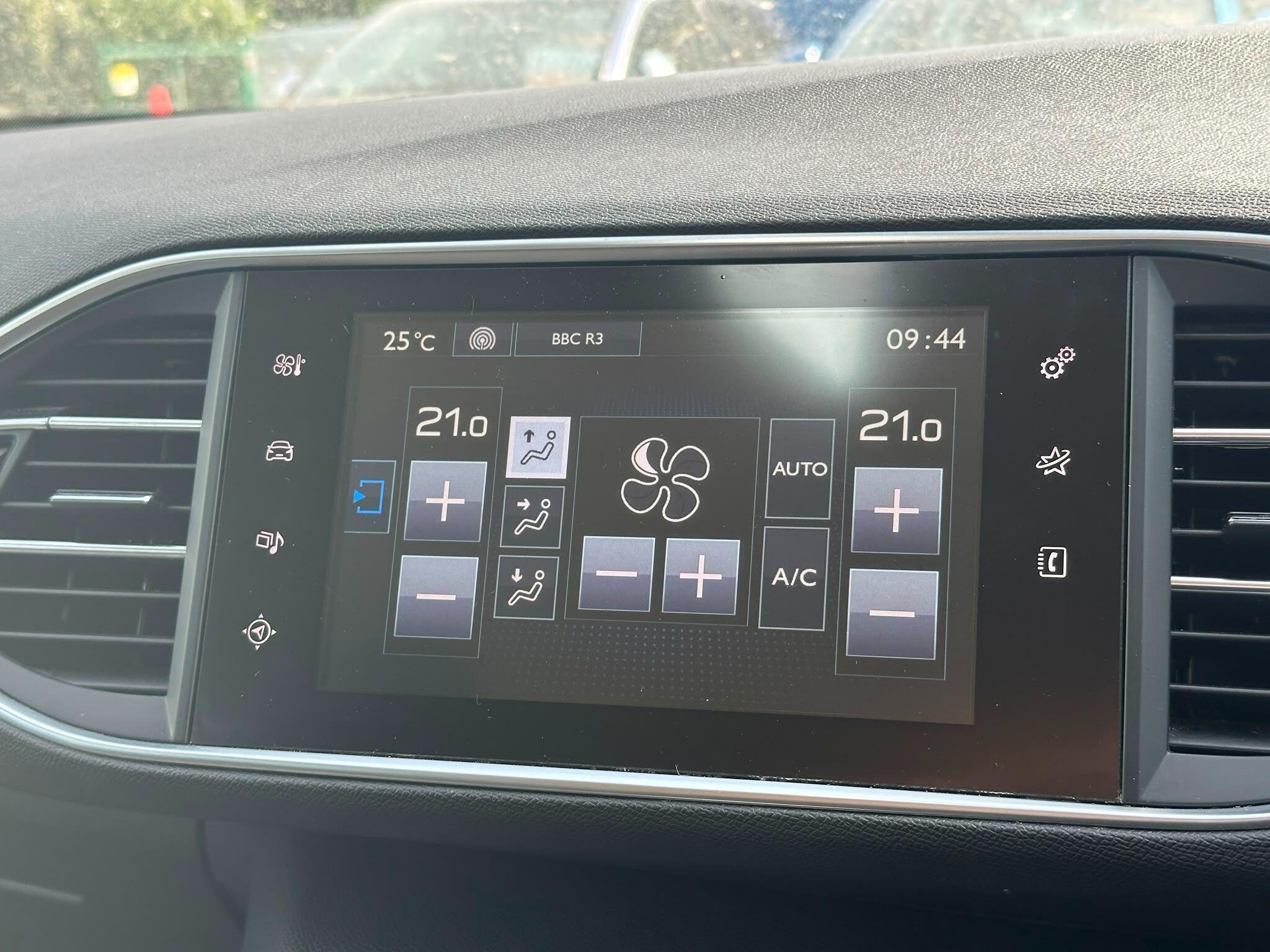 Peugeot 308 view 17