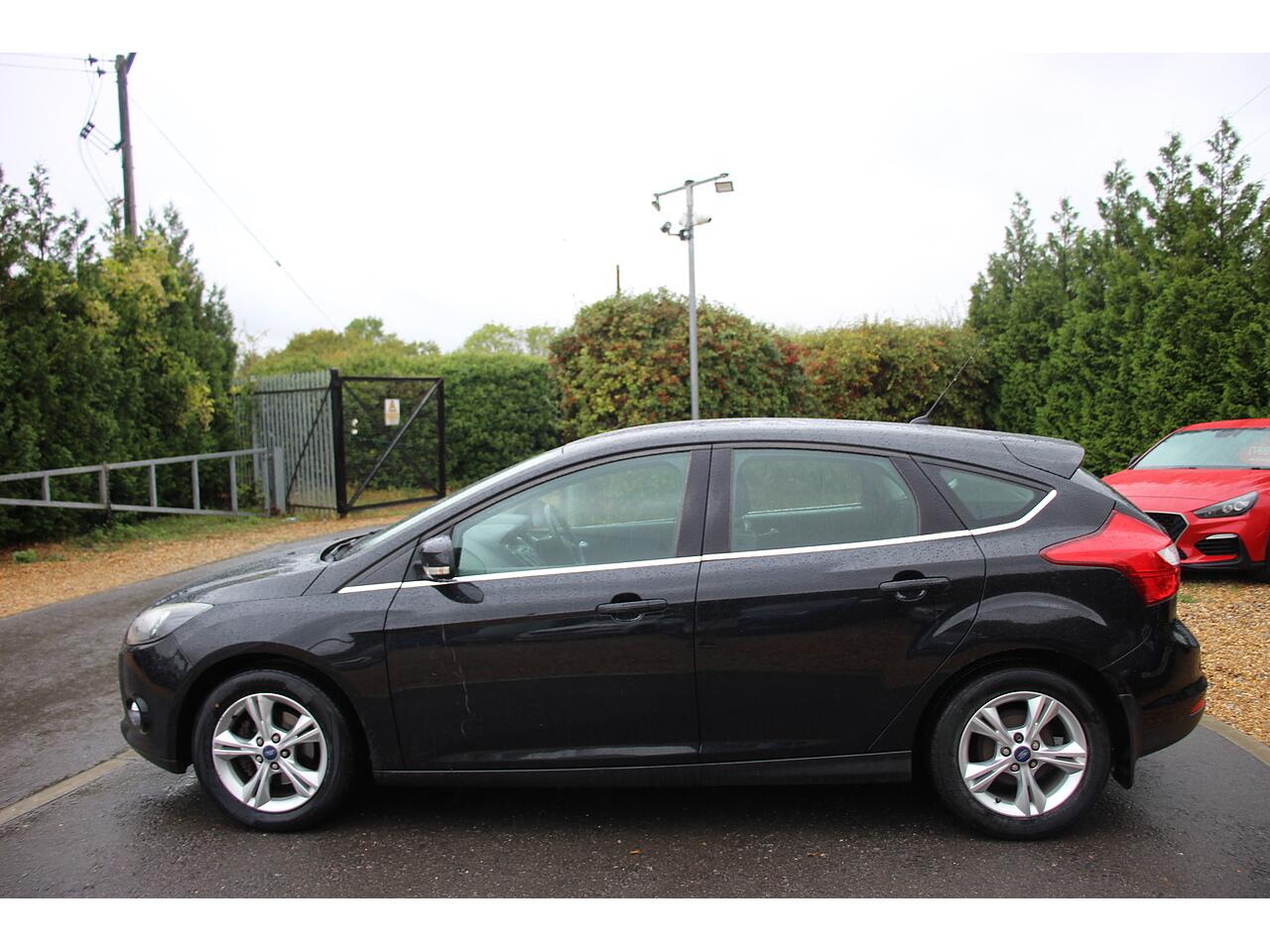 Ford Focus view 7