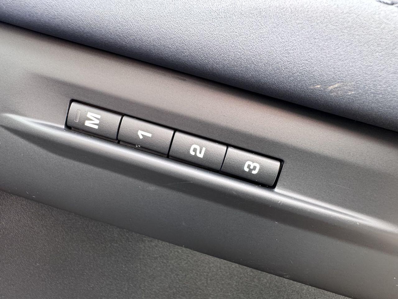 Land Rover Range Rover Evoque view 22