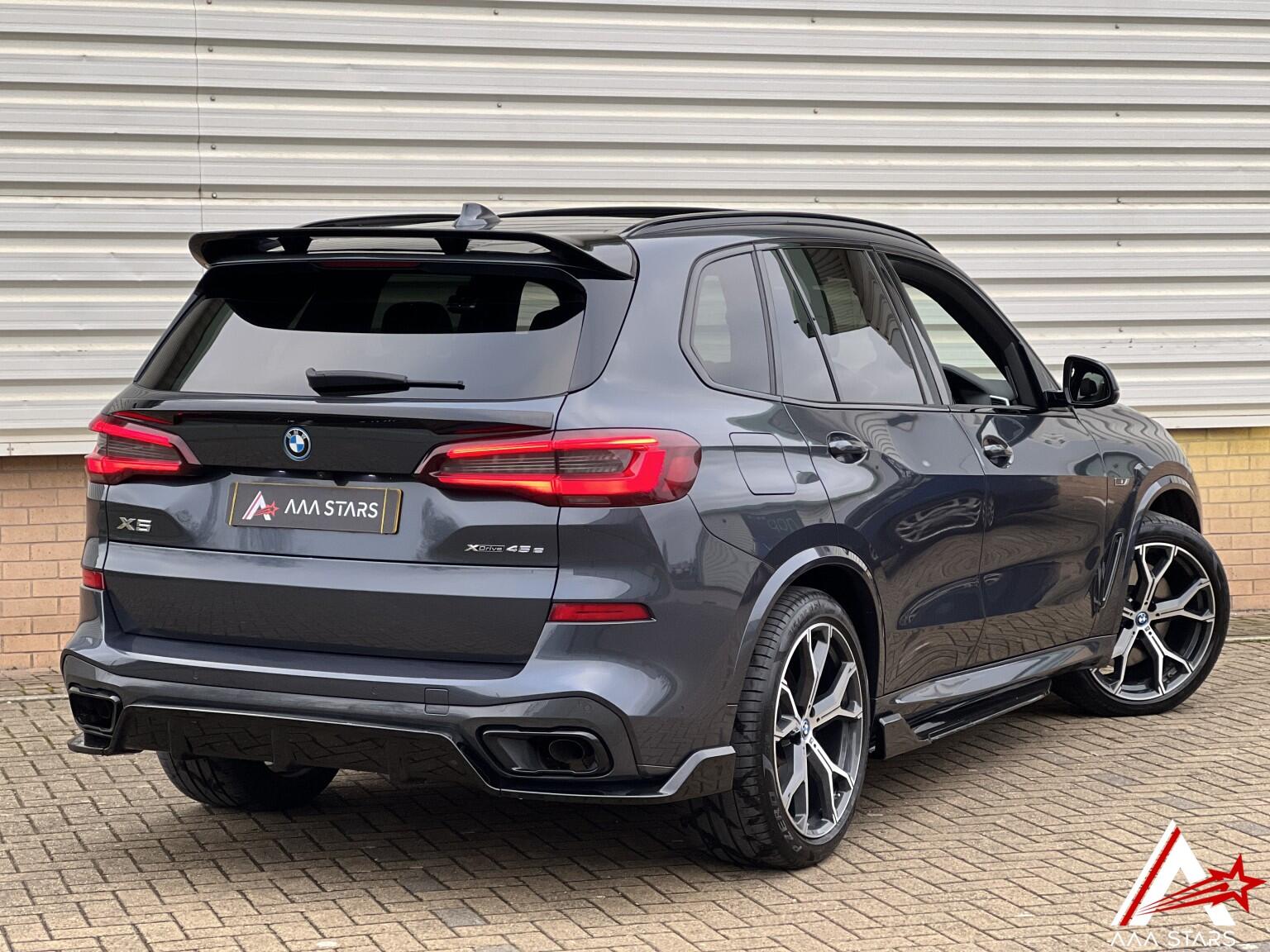 BMW X5 view 3