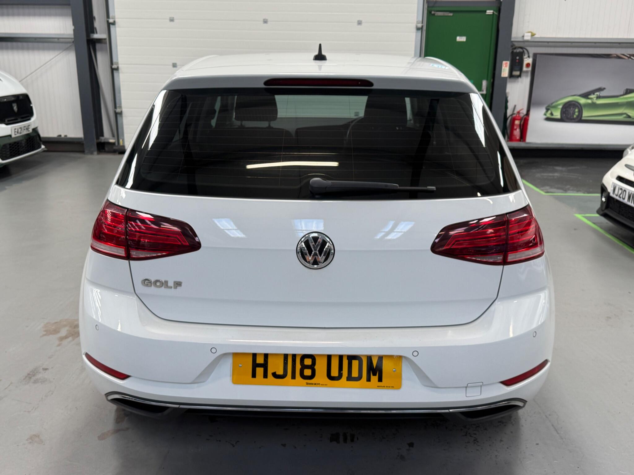 Volkswagen Golf view 16