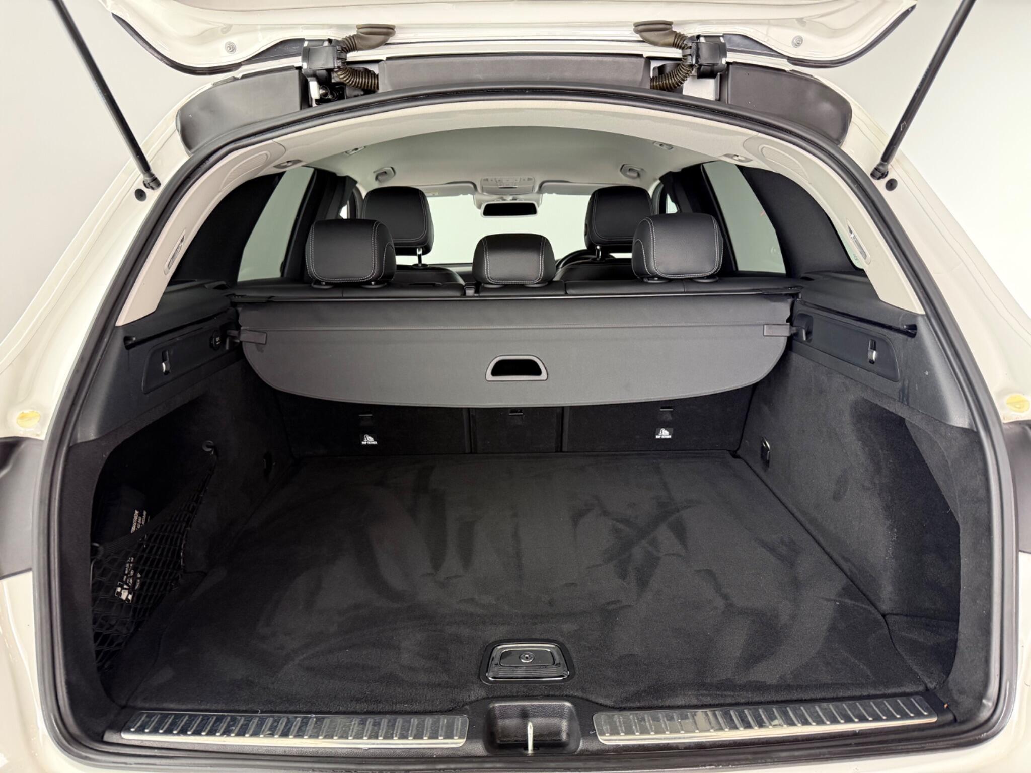 Mercedes-Benz GLC view 10