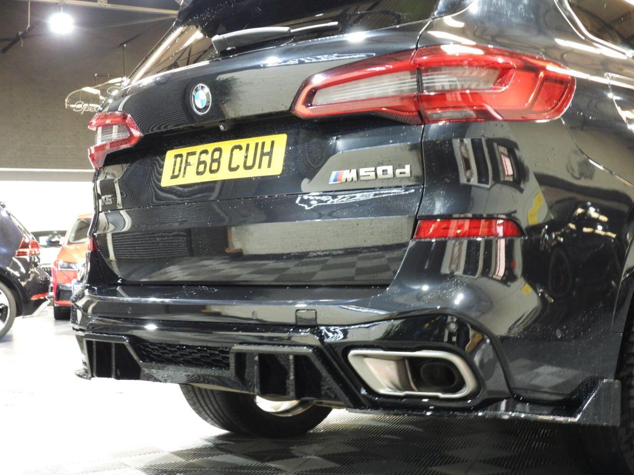 BMW X5 view 3