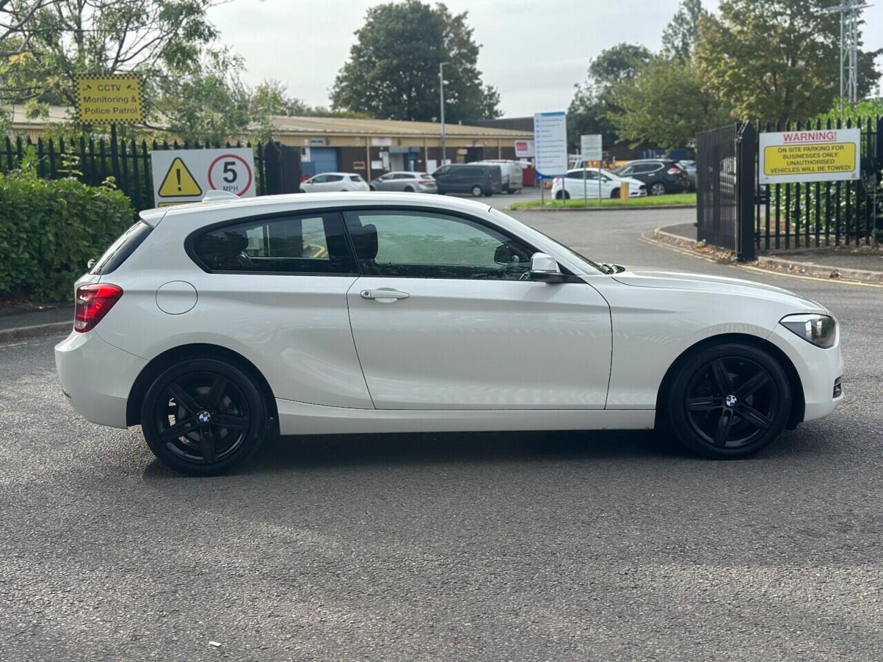 BMW 1 Series view 2