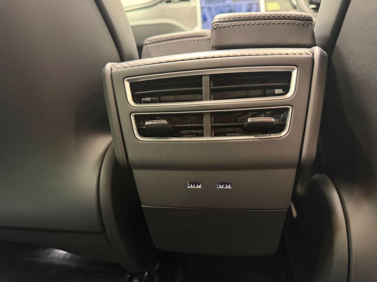 Tesla Model S view 43