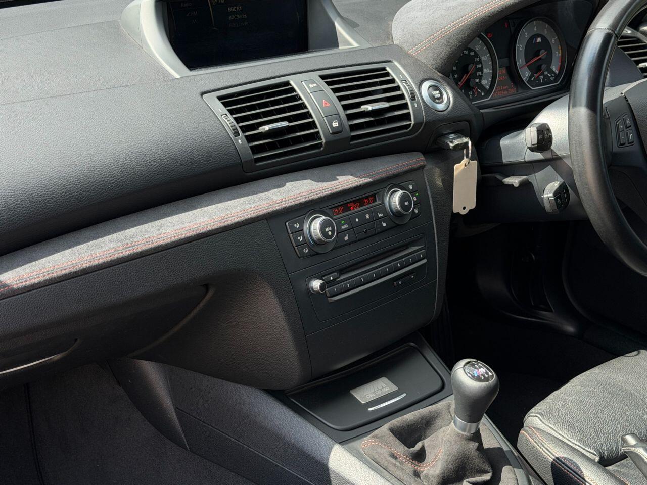 BMW 1 Series view 32