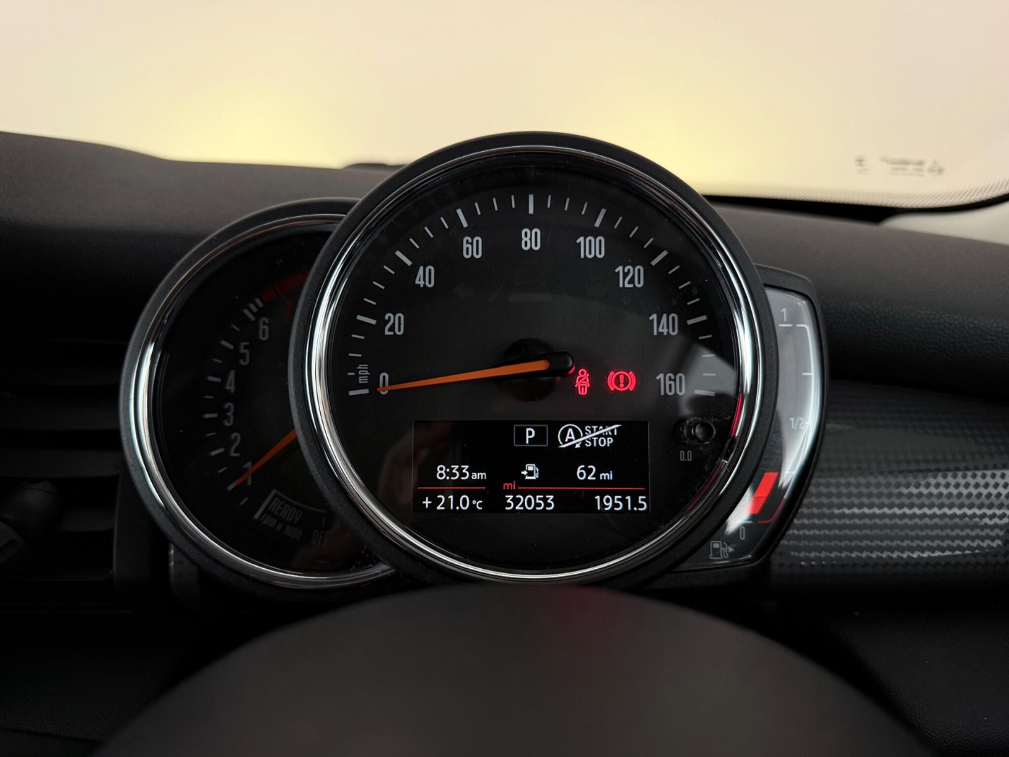Mini Hatch view 14