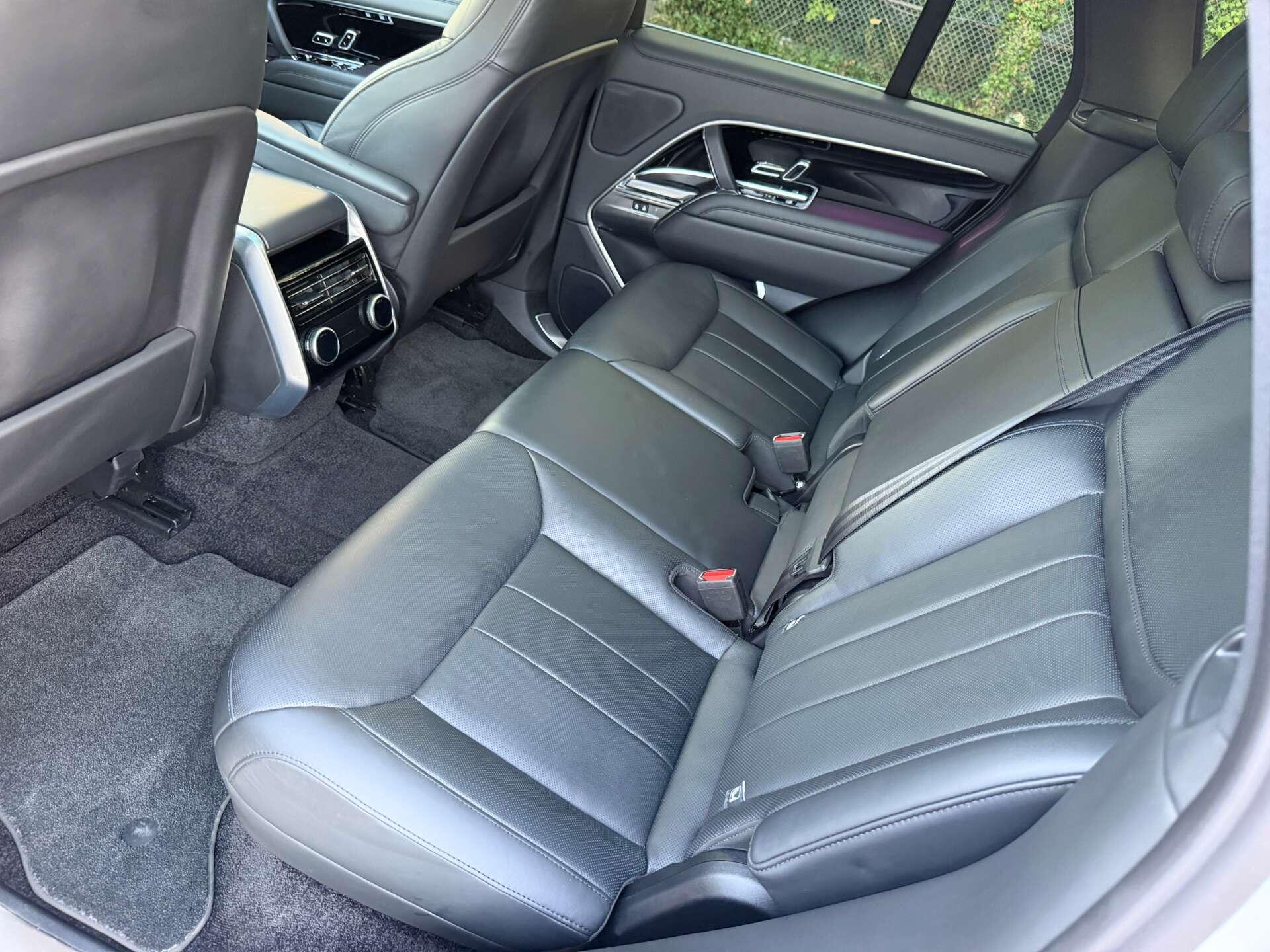 Land Rover Range Rover view 37