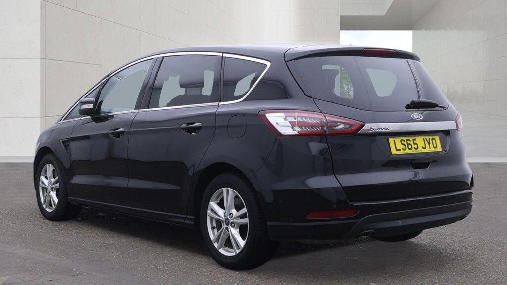 Ford S-Max view 3