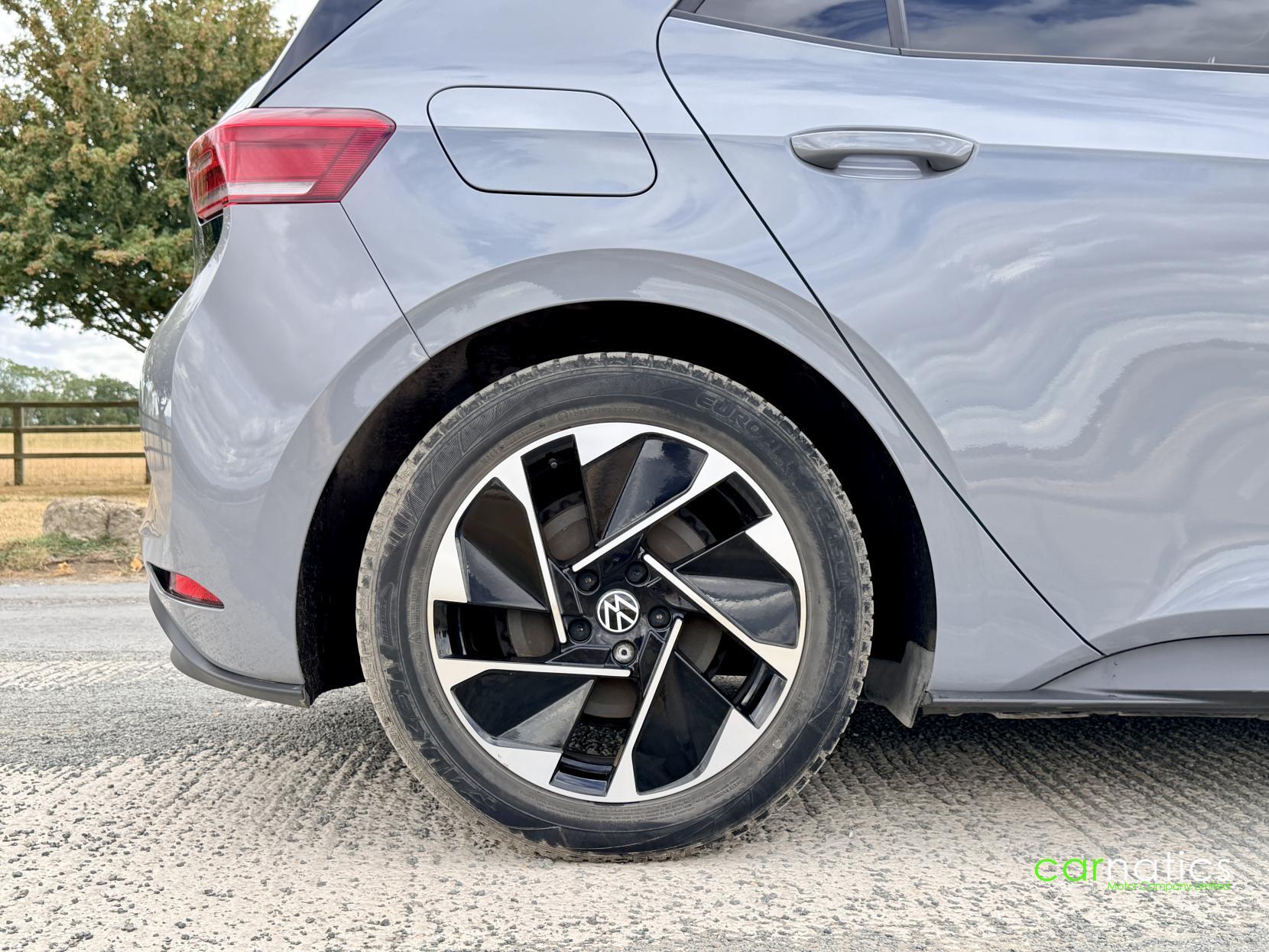 Volkswagen Id.3 view 10