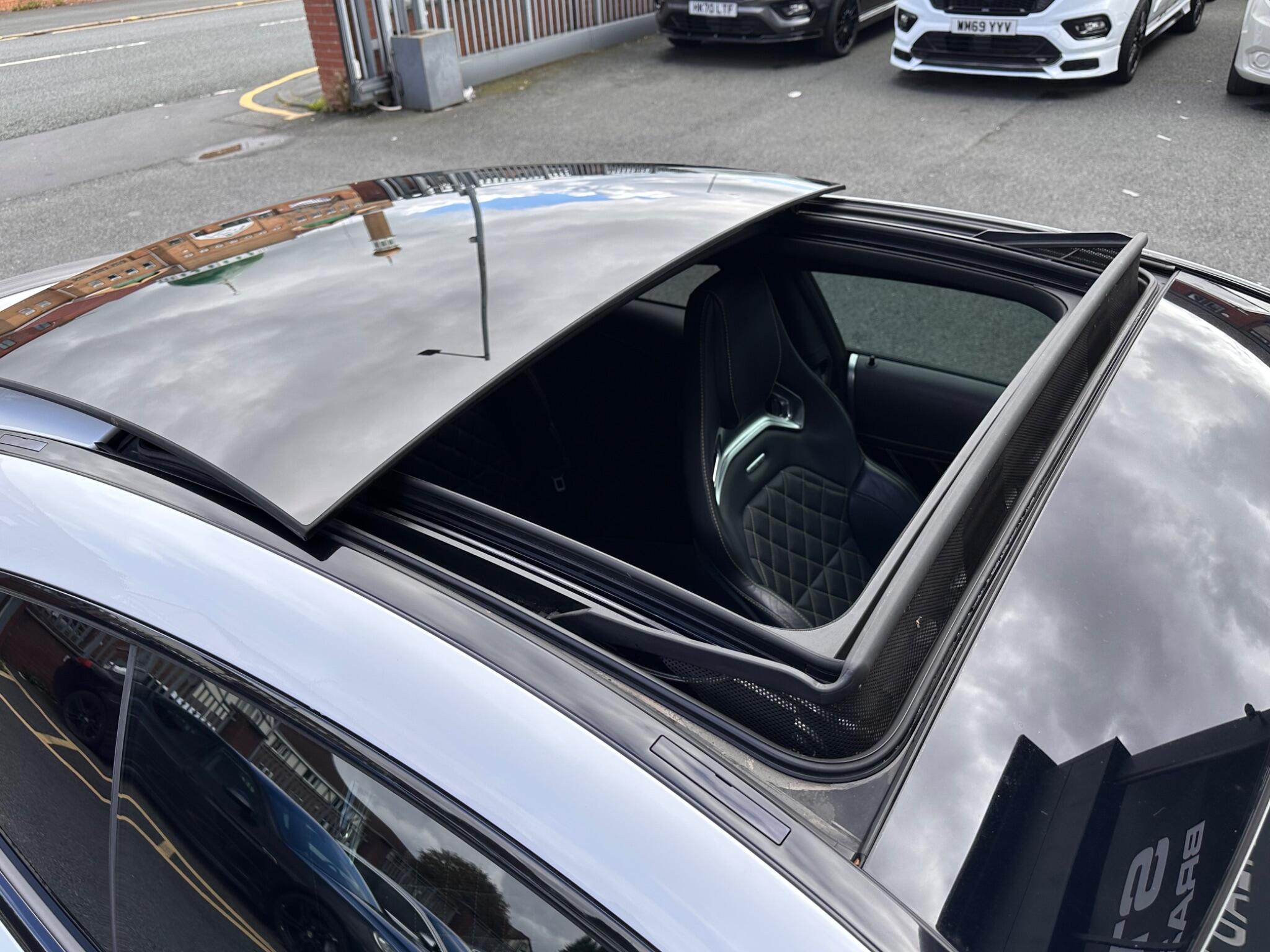 Mercedes-Benz C-Class view 11