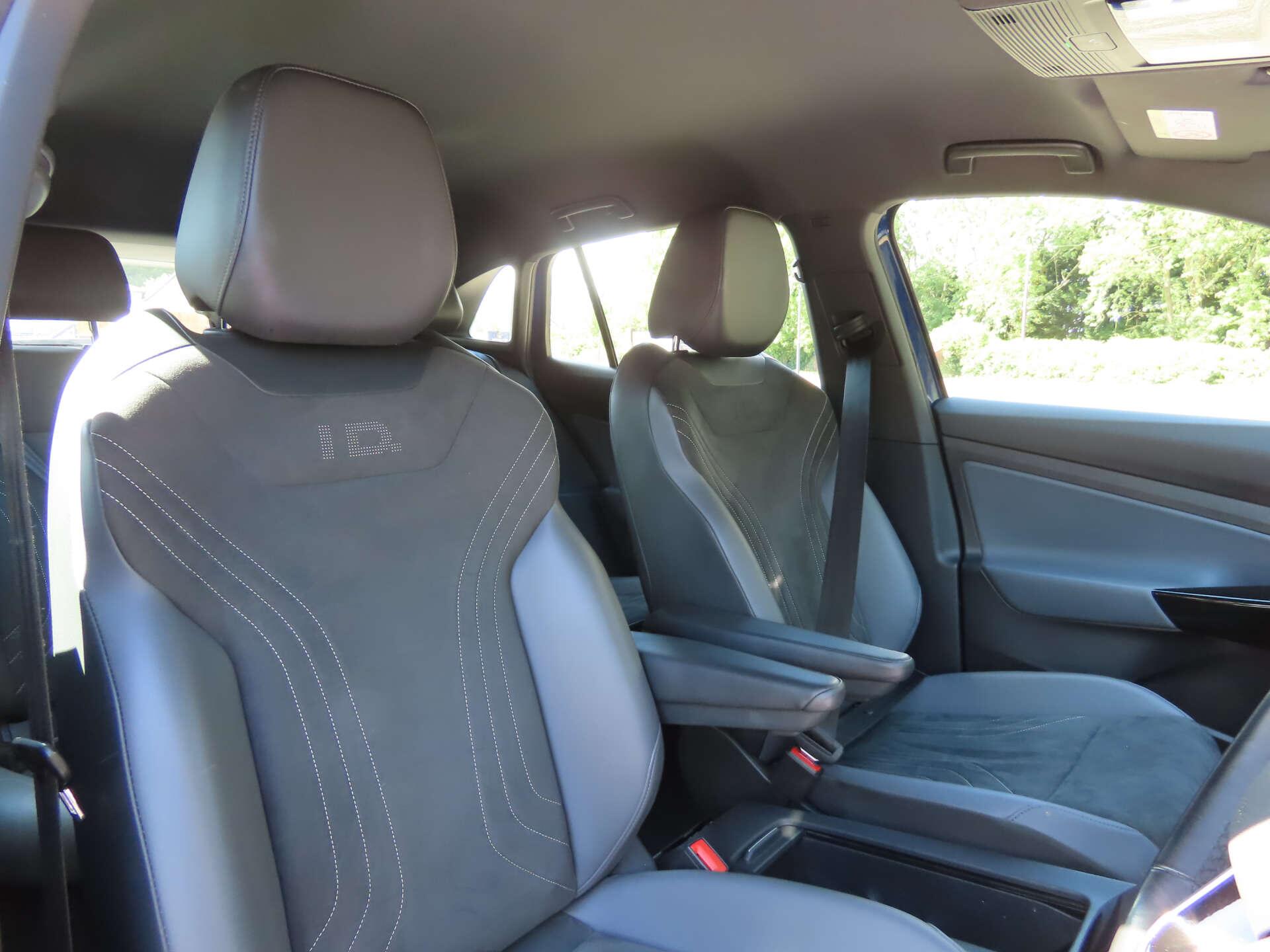 Volkswagen Id.4 view 8