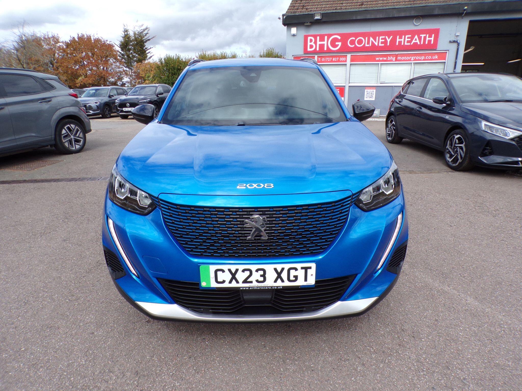 Peugeot E-2008 view 3