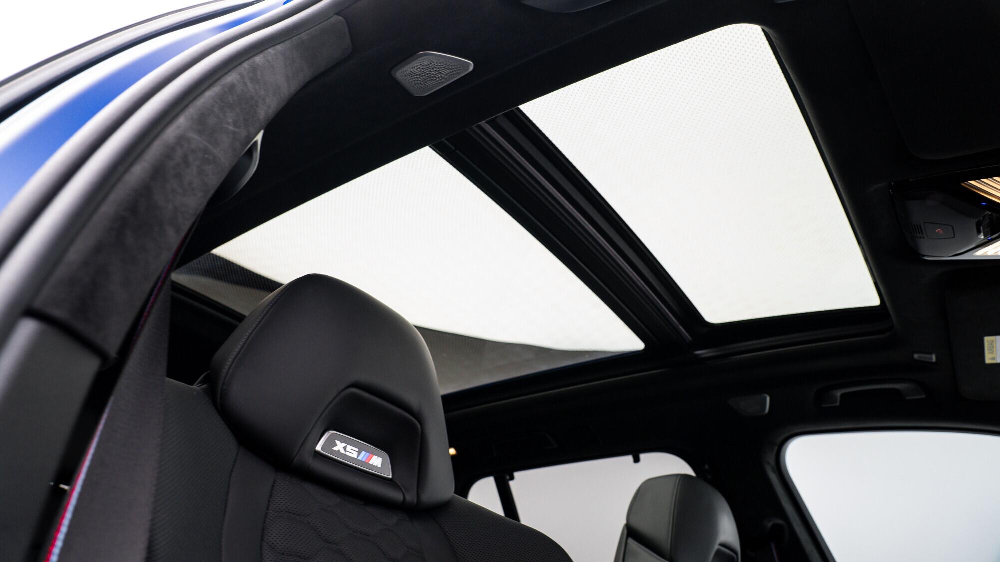 BMW X5 M view 8