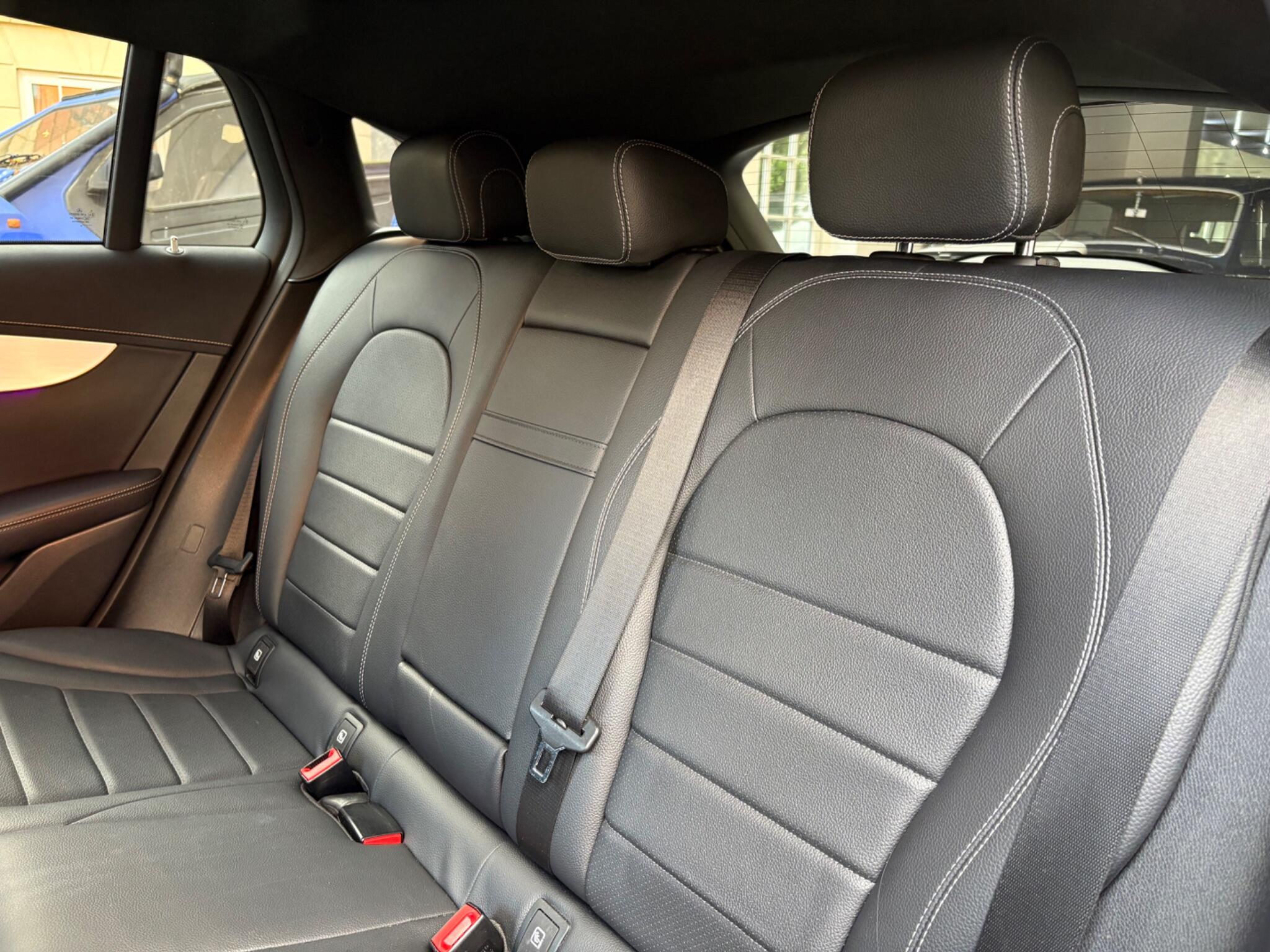 Mercedes-Benz EQC view 12