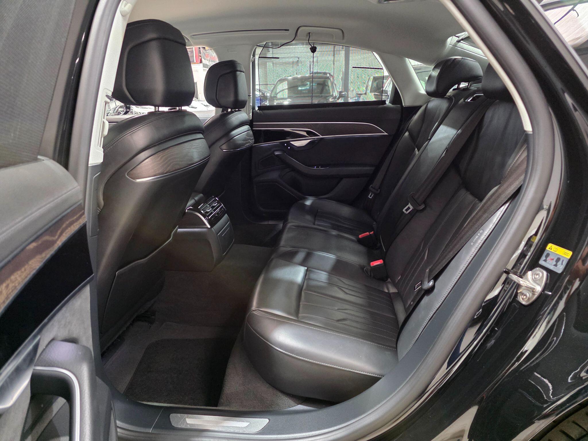 Audi A8 view 33