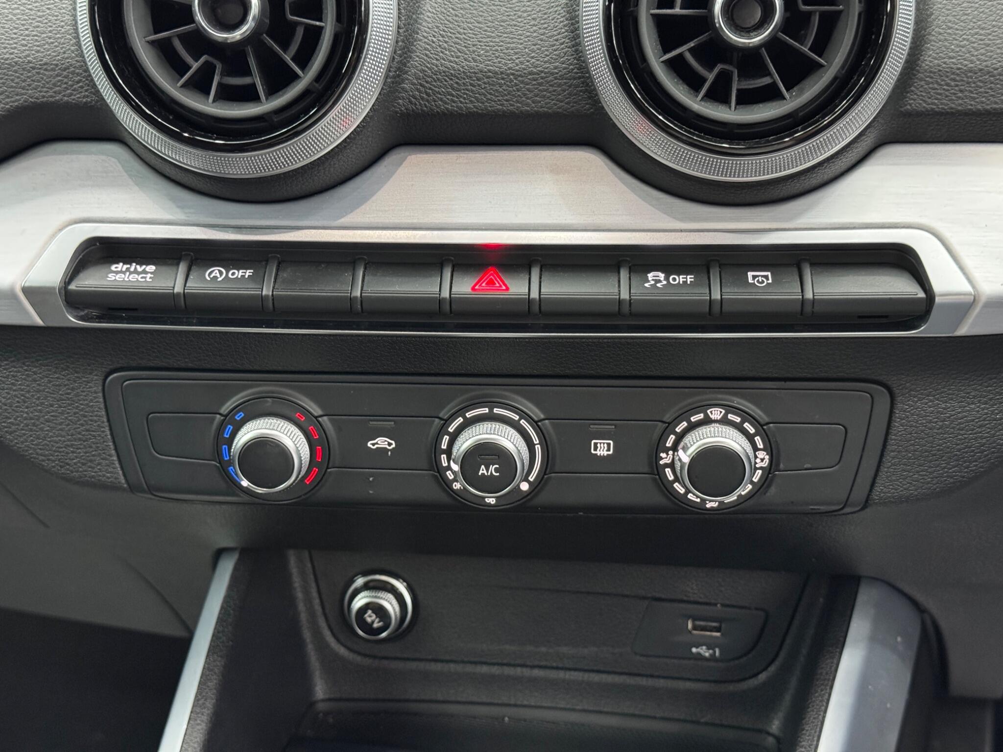 Audi Q2 view 28