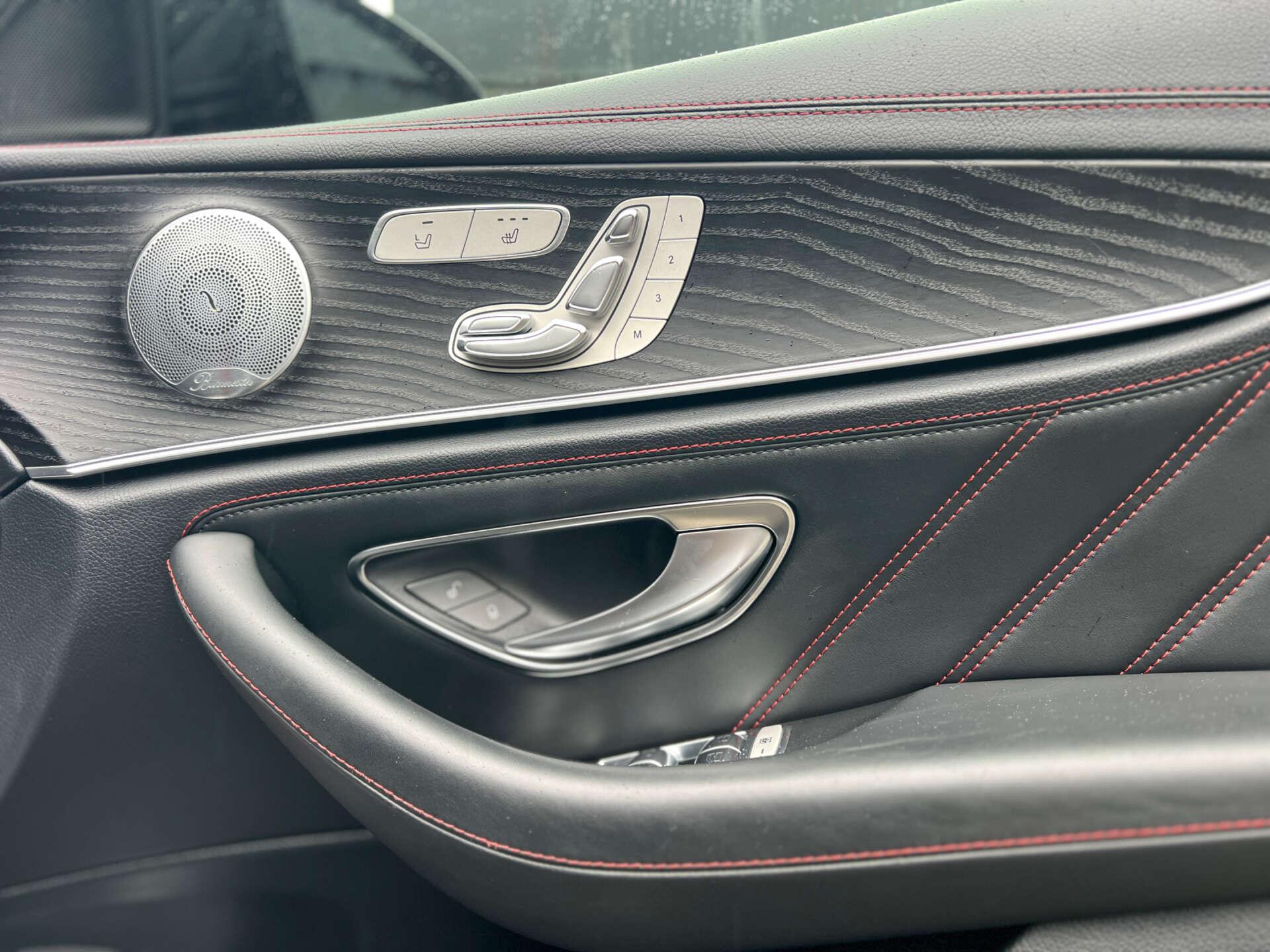 Mercedes-Benz E Class view 29