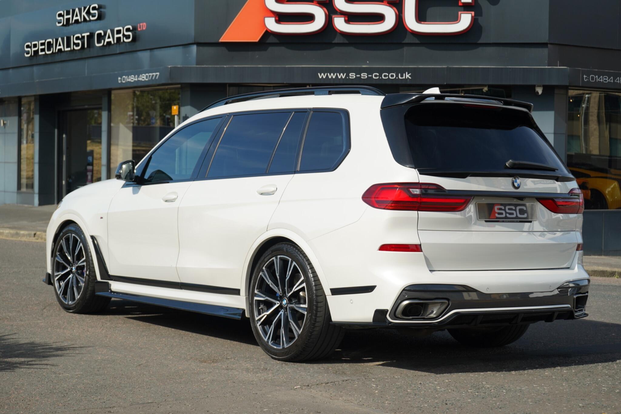 BMW X7 view 12