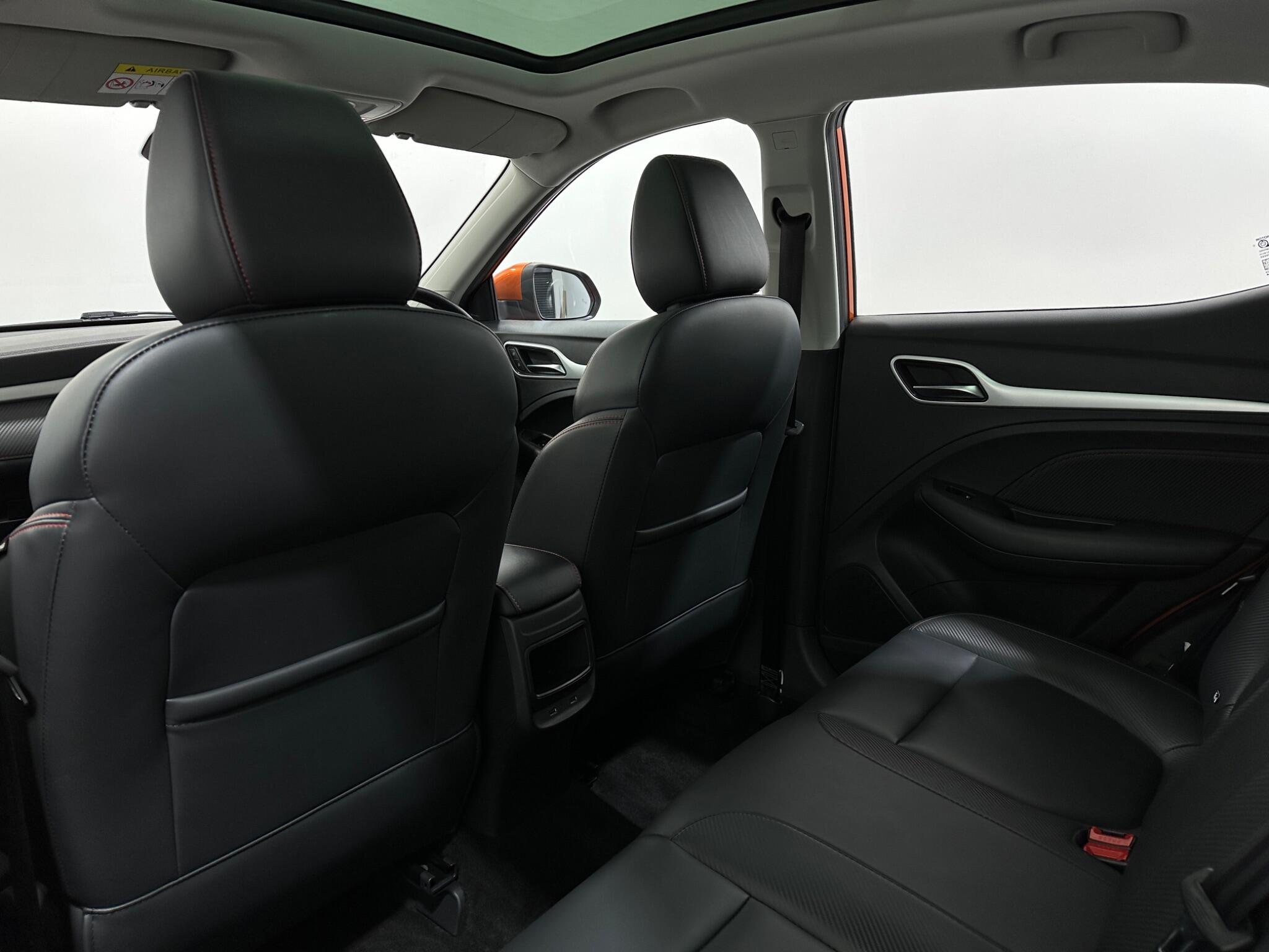 MG ZS view 37