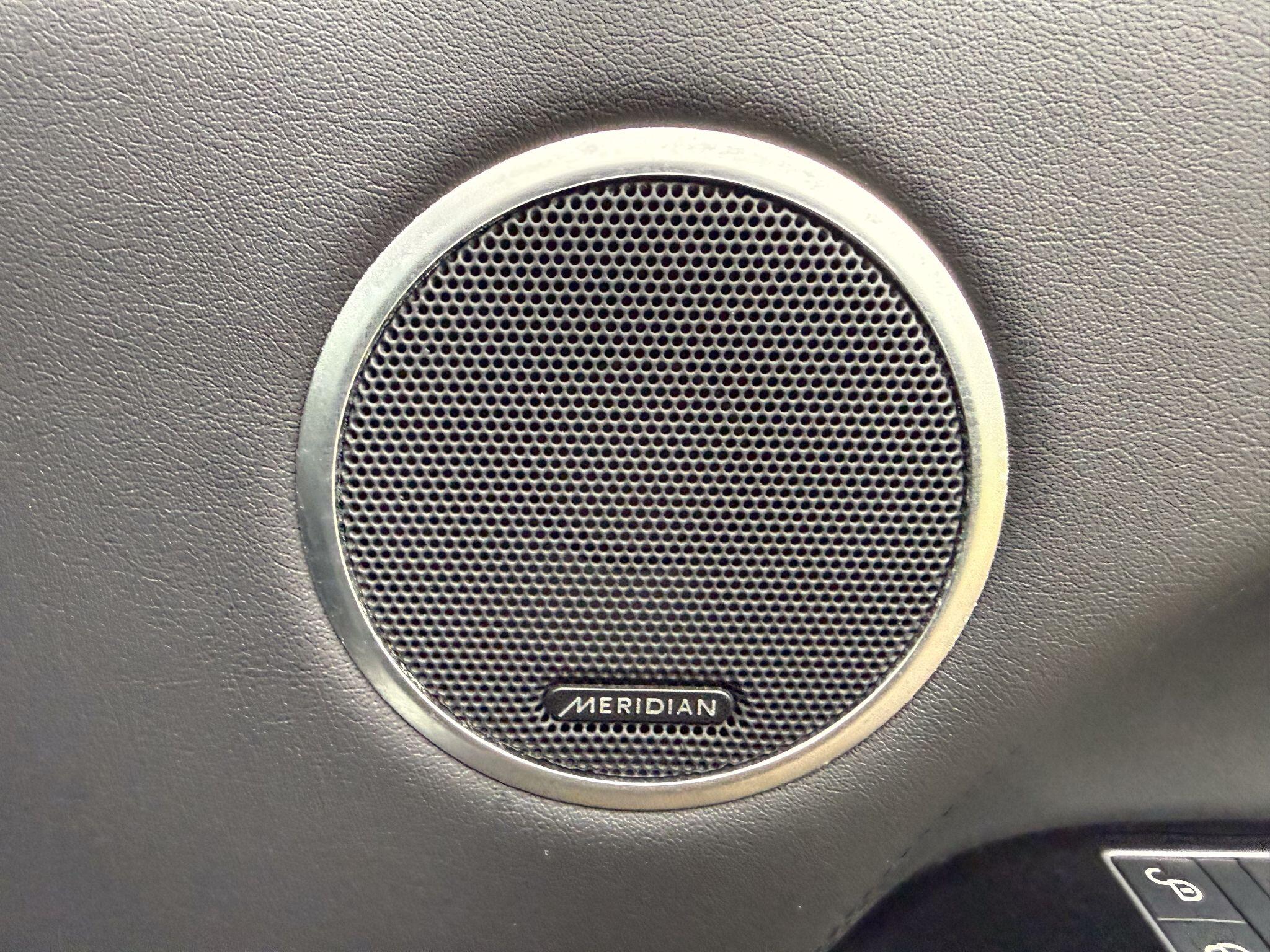 Land Rover Range Rover view 8